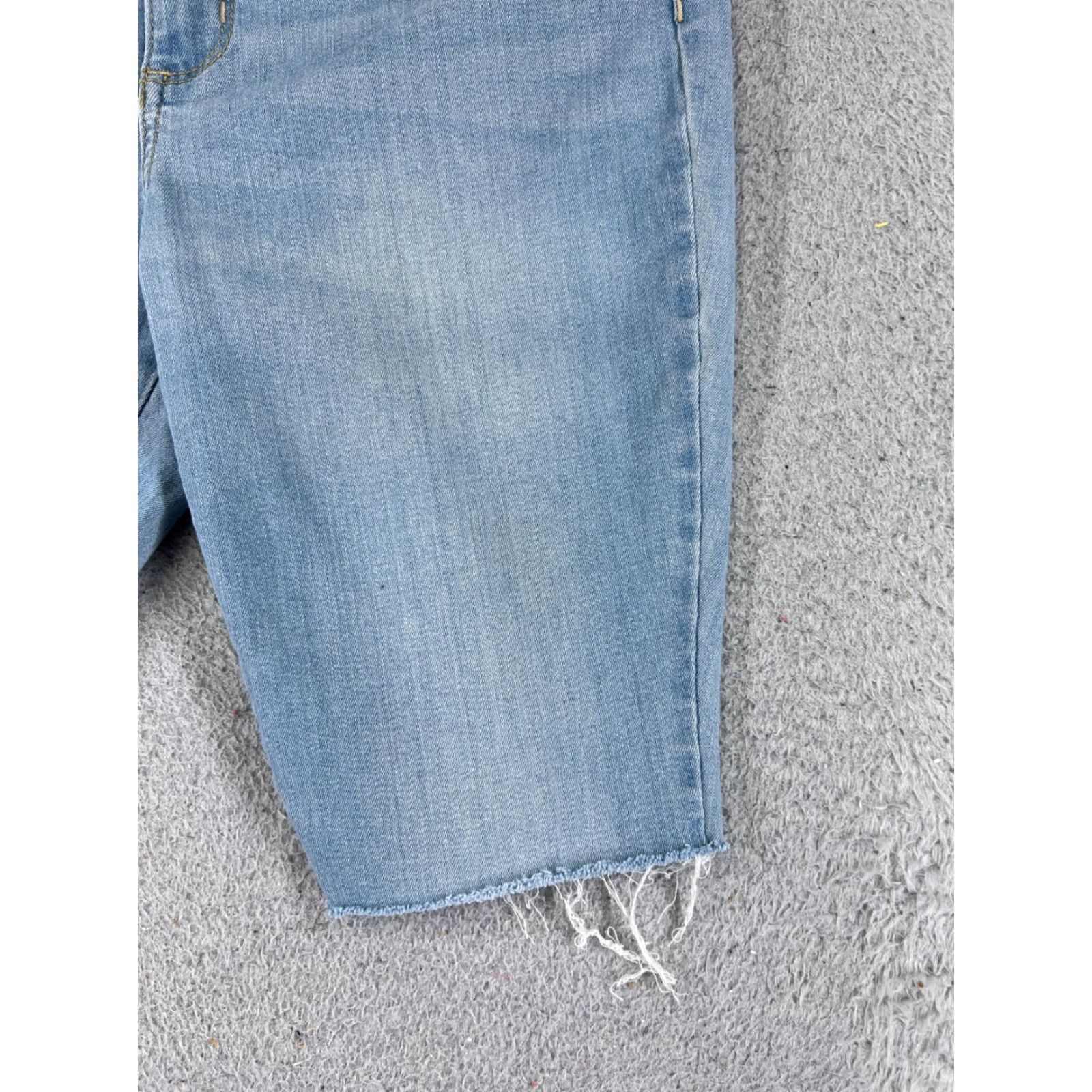 Vintage Universal Thread Shorts Womens 10 Blue Denim Cutoff Light Wash High 28x10 Size 32" / US 10 / IT 46 - 2 Thumbnail