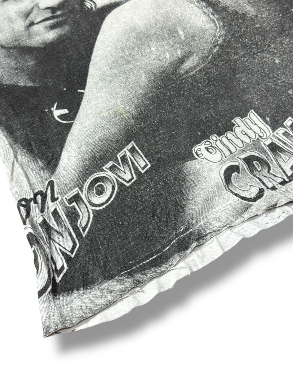 Band Tees × Folk × Vintage *RARE* BON JOVI X CINDY CRAWFORD AOP VINTAGE 90s MUSIC Size US XL / EU 56 / 4 - 8 Thumbnail