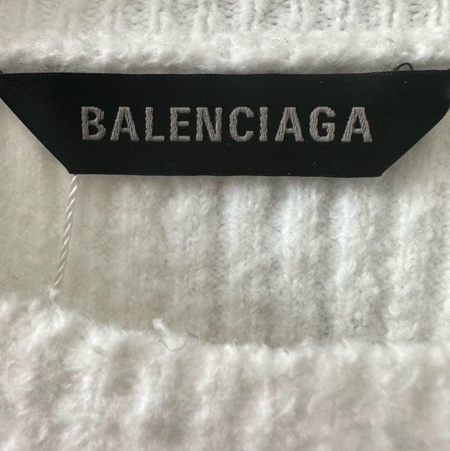 Balenciaga BALENCIAGA FW22 BB lock logo white sweater pu 2412-Nextarrow Size US S / EU 44-46 / 1 - 4 Thumbnail