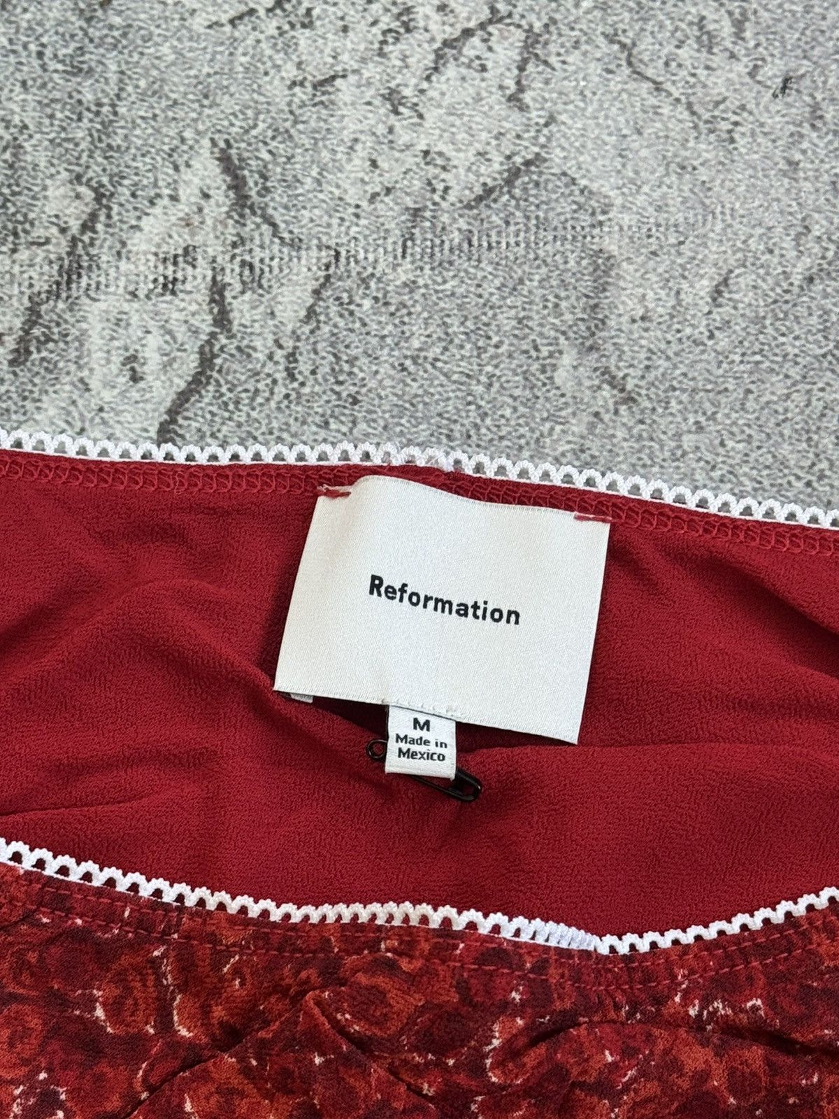 Reformation Reformation M/size all printed flowers 🌺 mini skirt designer Size 26" / US 2 / IT 38 - 4 Thumbnail