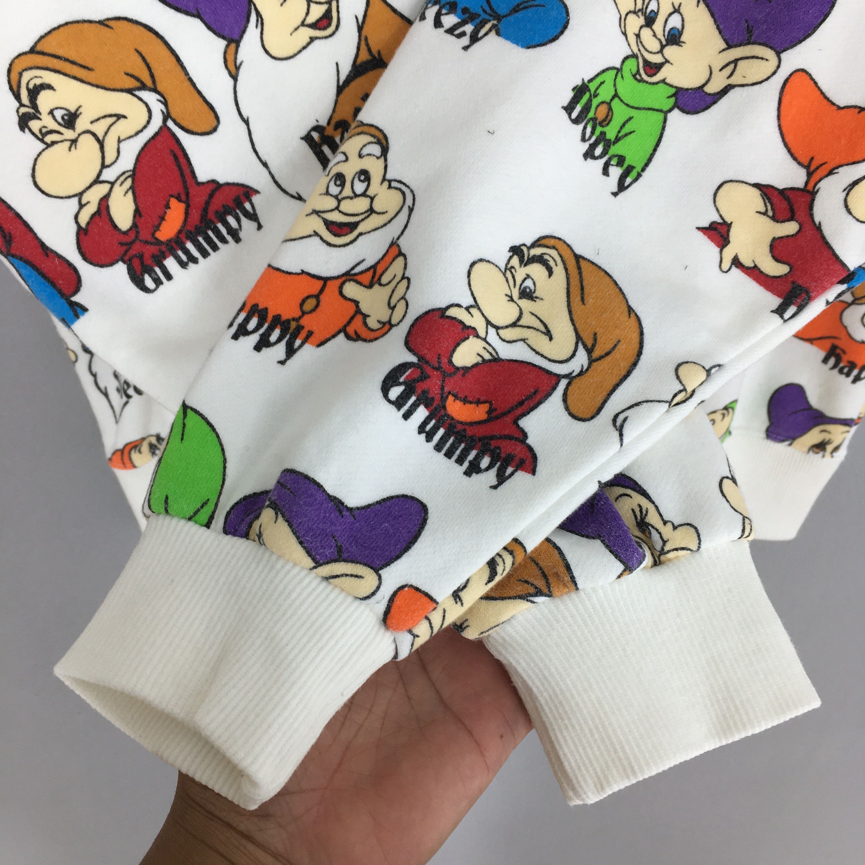 Disney Vintage 90s Grumpy Dopey 7 Dwarf Sweatshirts Medium Size US M / EU 48-50 / 2 - 3 Thumbnail