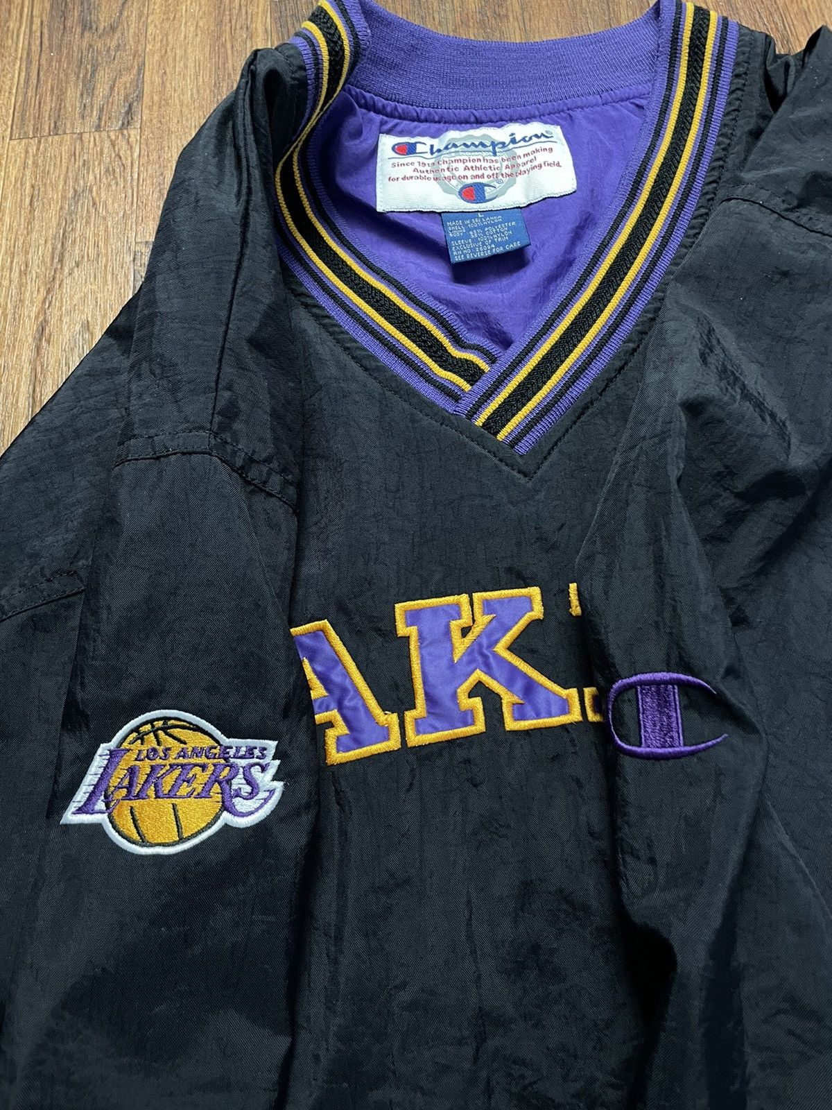 NBA VTG Lakers NBA Champion Windbreaker 90s Size US L / EU 52-54 / 3 - 5 Thumbnail