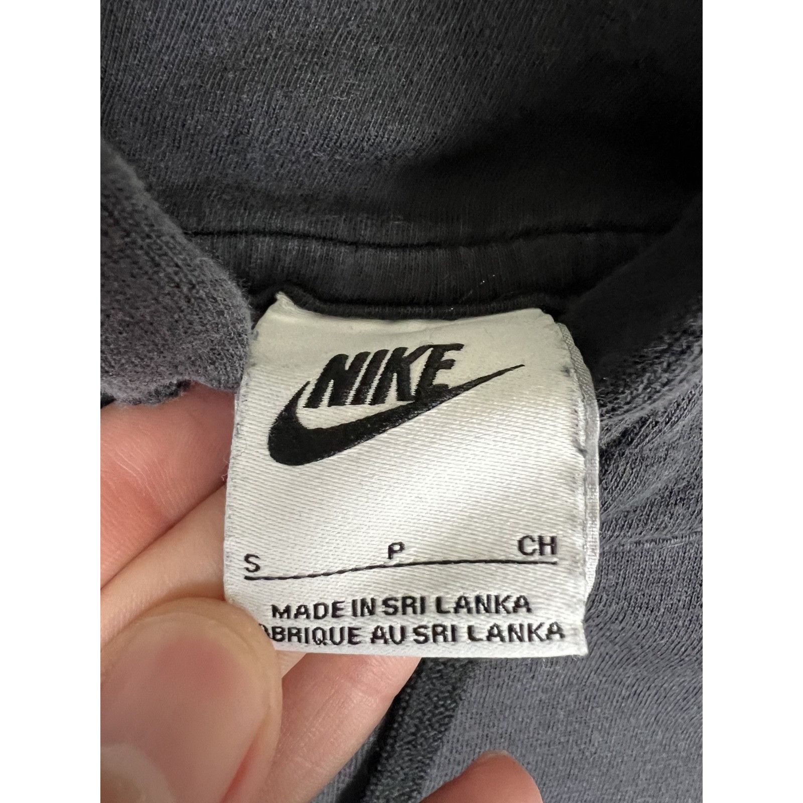 Nike Vintage Nike Black Pullover Hoodie Sweatshirt Size S Y2K Emb Size US S / EU 44-46 / 1 - 5 Thumbnail
