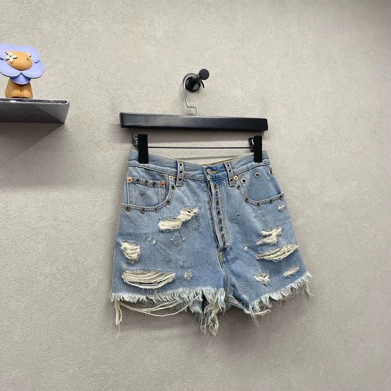 Gucci Gucci SizeOS Riveted Hole Wool Edge Washed Denim Shorts Size 24" / US 00 / IT 34 - 3 Thumbnail