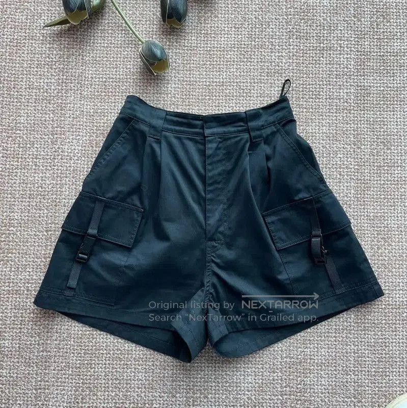 Miu Miu Miu Miu Black Women's Cargo Shorts . Size 27" / US 4 / IT 40 - 1 Thumbnail