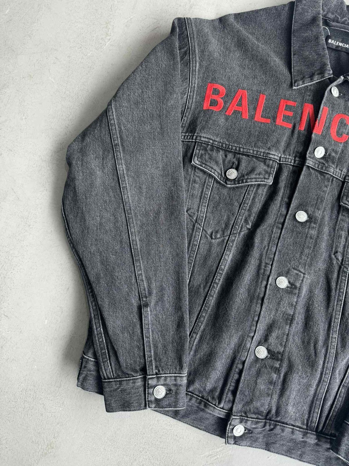 Balenciaga Balenciaga - SS20 Red Script Embroidered Denim Jacket Size US S / EU 44-46 / 1 - 5 Thumbnail