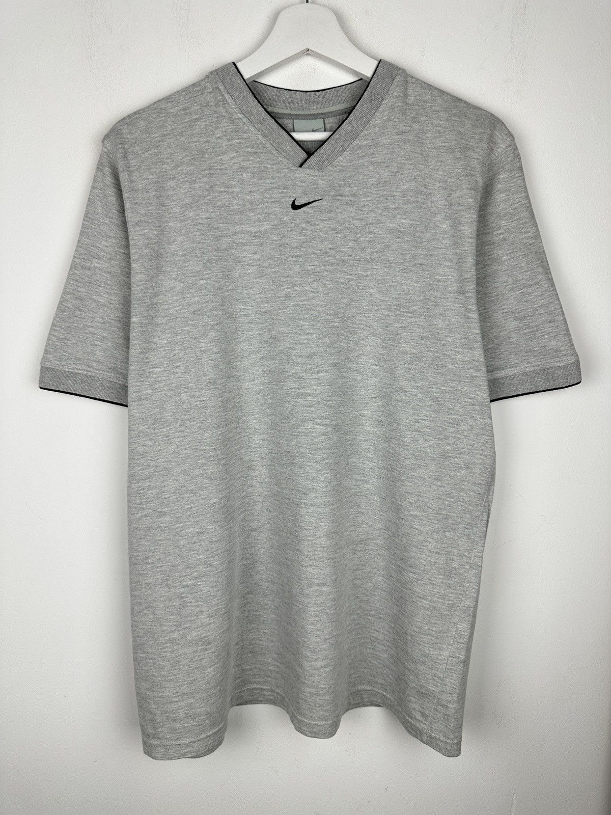 Nike Y2K Nike Center Mini Swoosh Logo T Shirt Tee Vintage Central Size US M / EU 48-50 / 2 - 1 Thumbnail