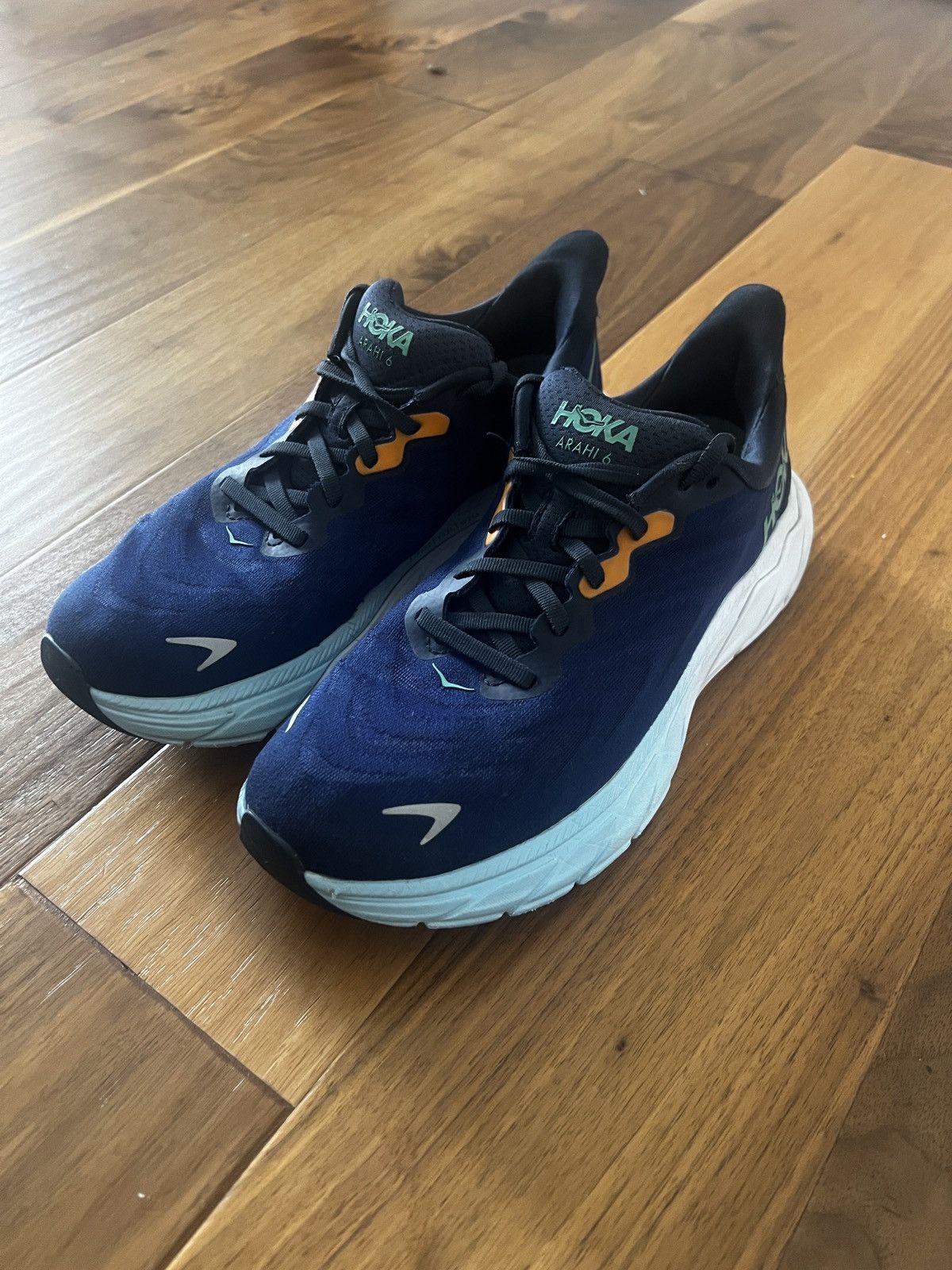 Hoka One One Hoka Arahi 6 | Grailed