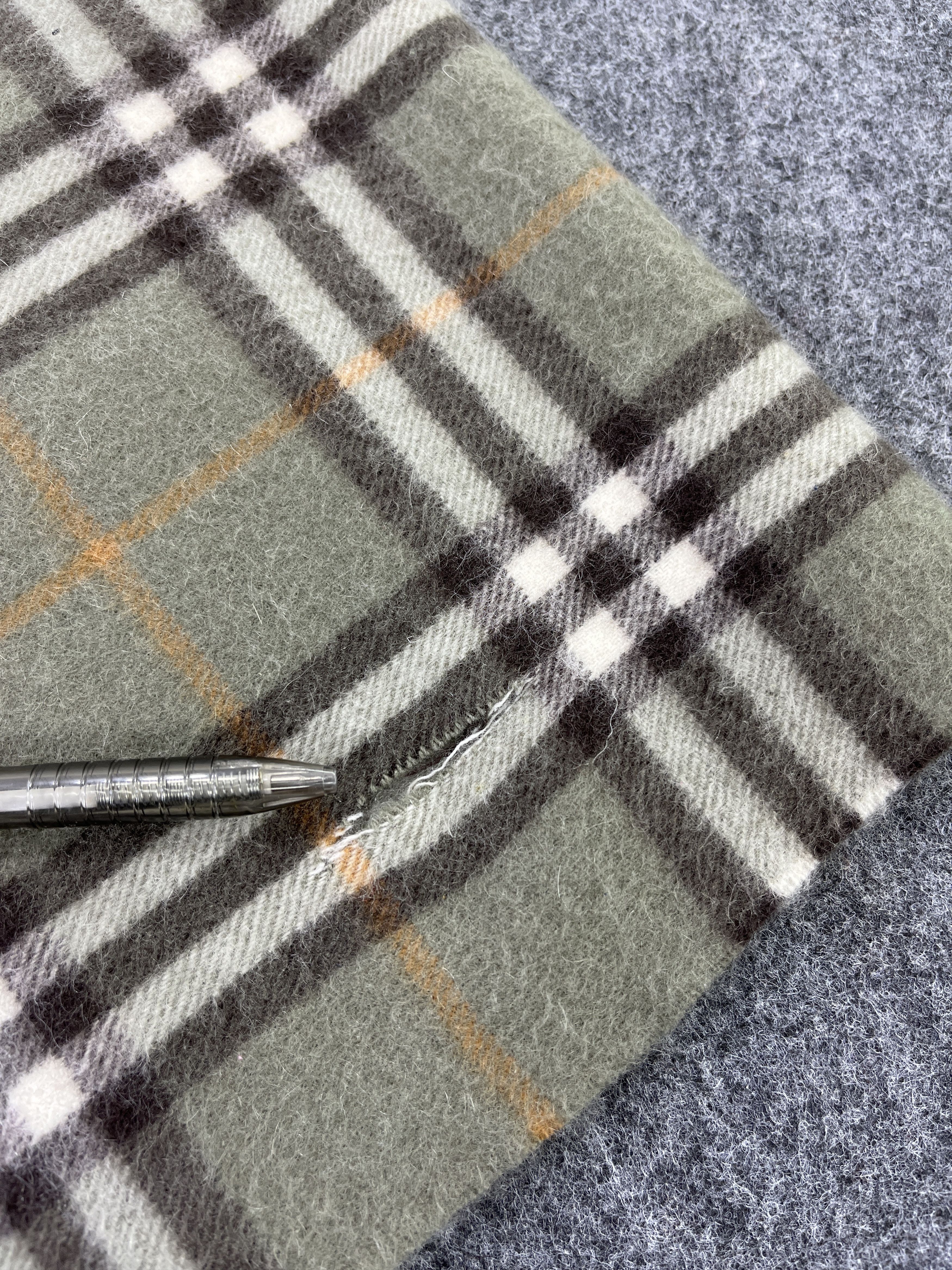 Burberry × Vintage Burberry Scarf / Muffler / Neckwear T213 Size ONE SIZE - 7 Thumbnail