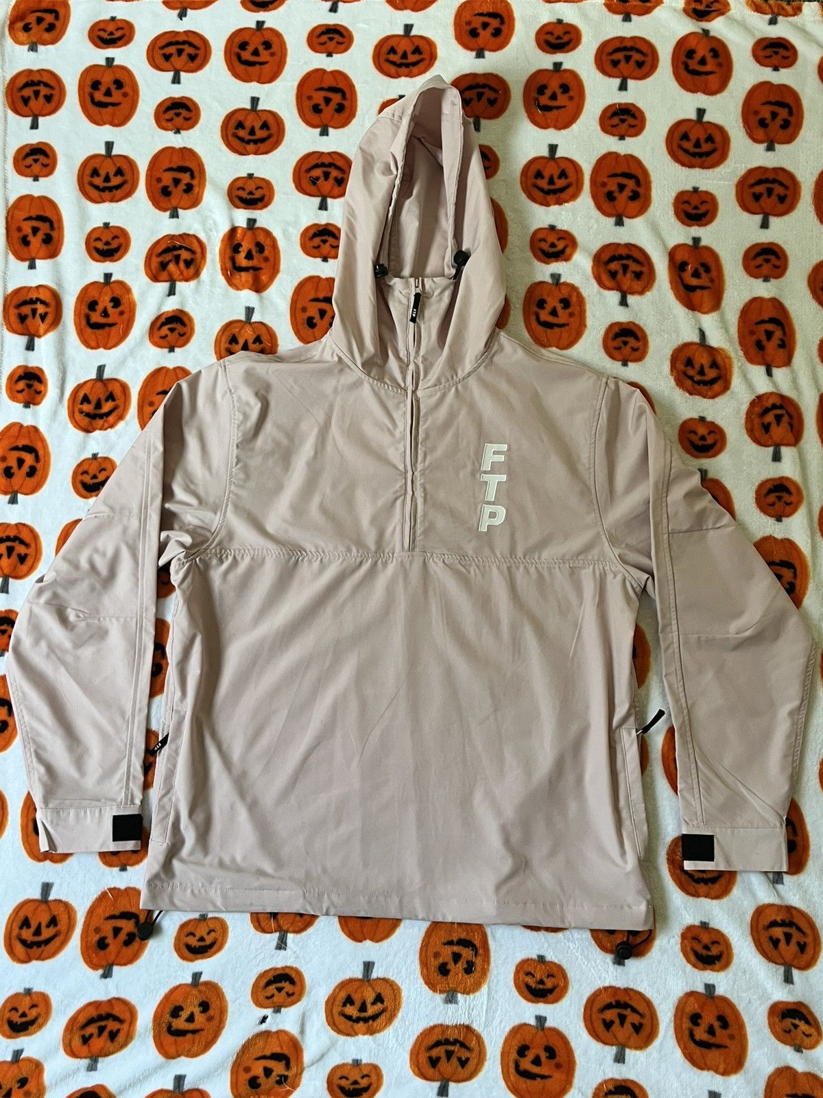 Fuck The Population FTP VERTICAL LOGO ANORAK(DUSTY PINK) Size US L / EU 52-54 / 3 - 3 Thumbnail