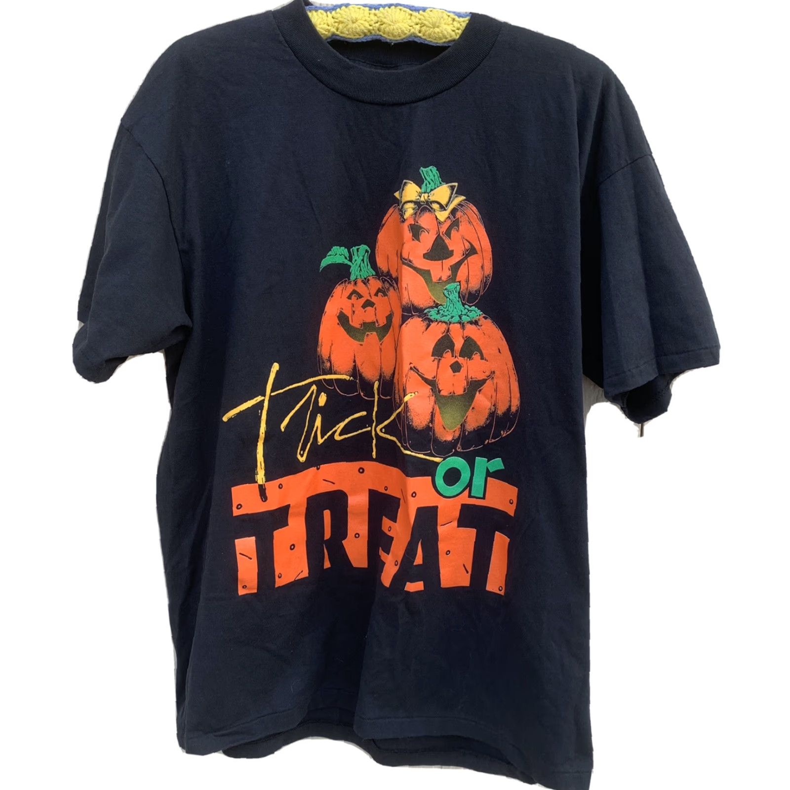 Vintage VINTAGE Trick or Treat T Shirt Halloween Jack O’lantern single stitch XL Men T-Shirt Black Halloween 90s or event theme? Size US XL / EU 56 / 4 - 4 Thumbnail