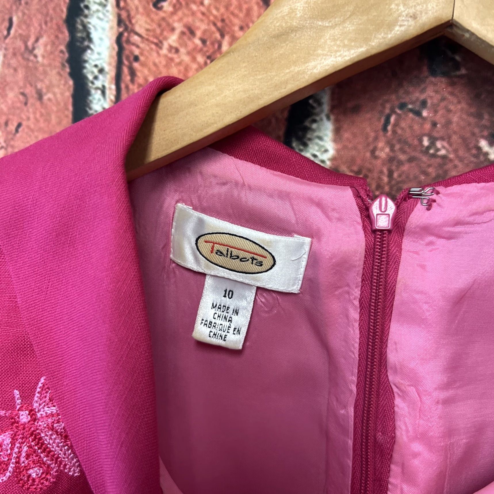 Talbots VINTAGE Talbots Dress Womens Size 10 Pink Embroidered Dragon Fly Tank Dress Sleeveless Knee Length Casual Party/Cocktail Workwear Womens Size L / US 10 / IT 46 - 3 Thumbnail