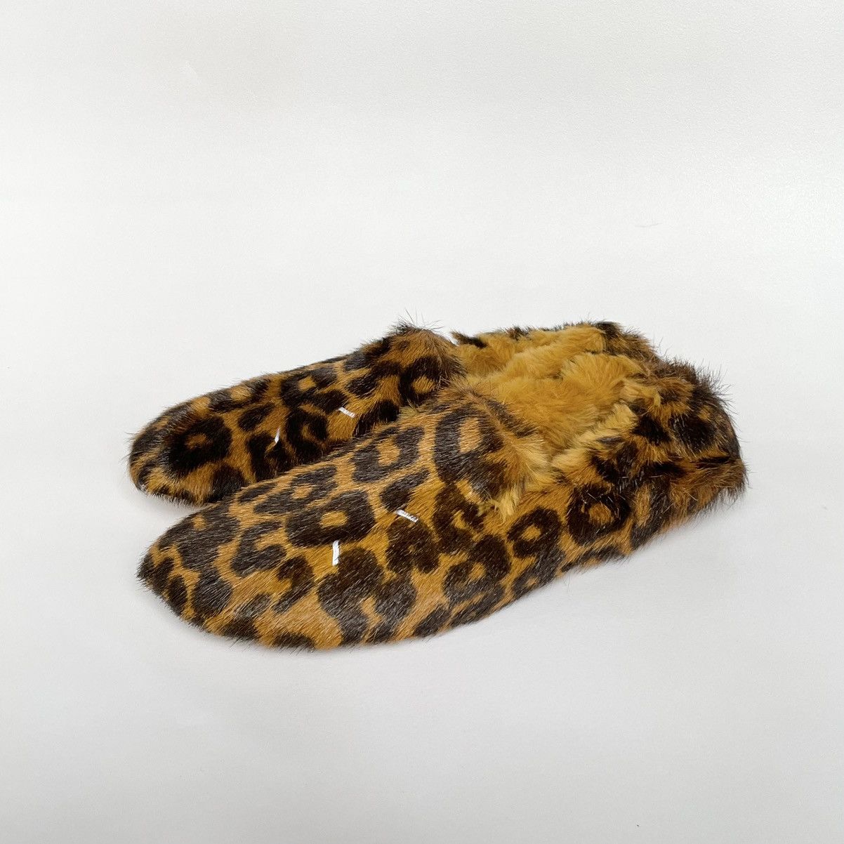 Maison Margiela ‘Cheetah Print’ Pony Hair Ballet Flats Size US 6 / IT 36 - 14 Thumbnail