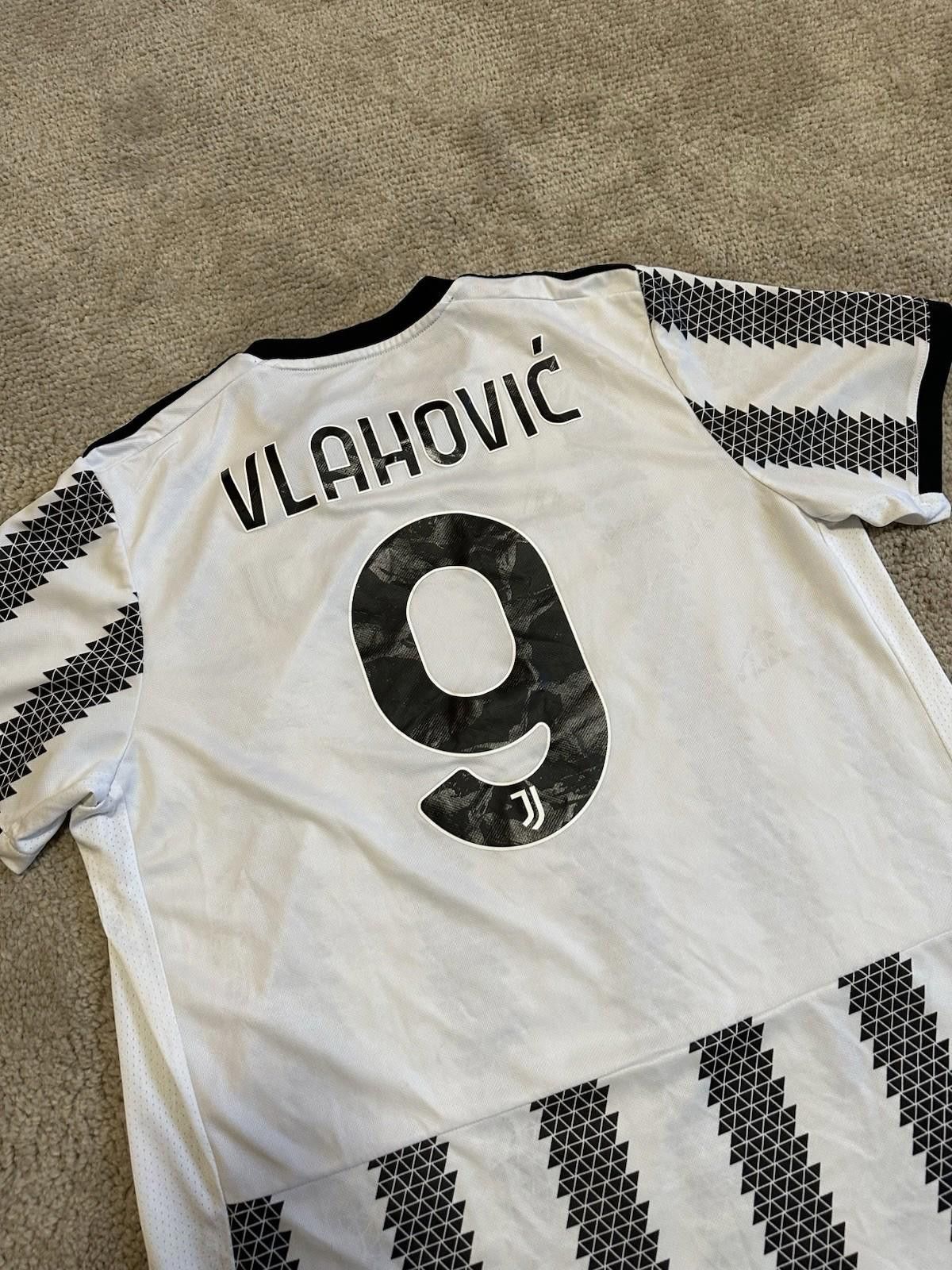 Adidas VLAHOVIC #9 JUVENTUS 2022/23 FOOTBALL SHIRT SOCCER JERSEY Size US XL / EU 56 / 4 - 9 Thumbnail