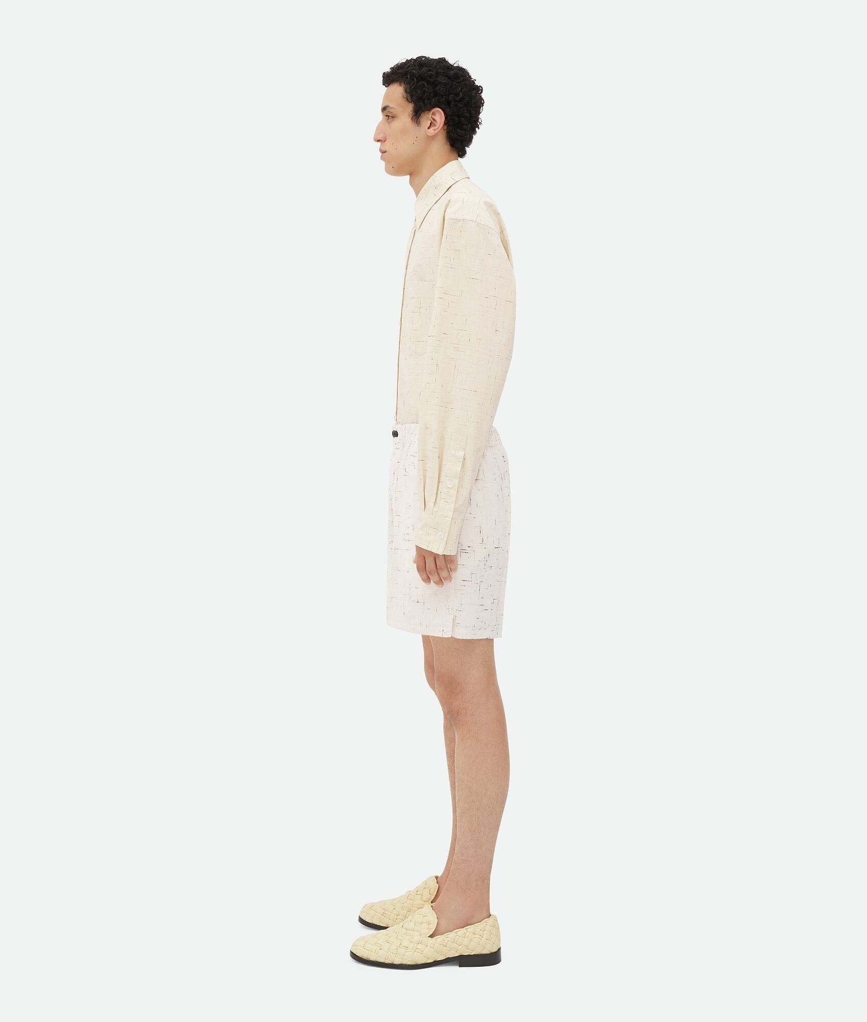 Bottega Veneta o1bcso1str0725 Textured Criss-Cross Viscose Silk Shorts Dove Size US 30 / EU 46 - 2 Thumbnail