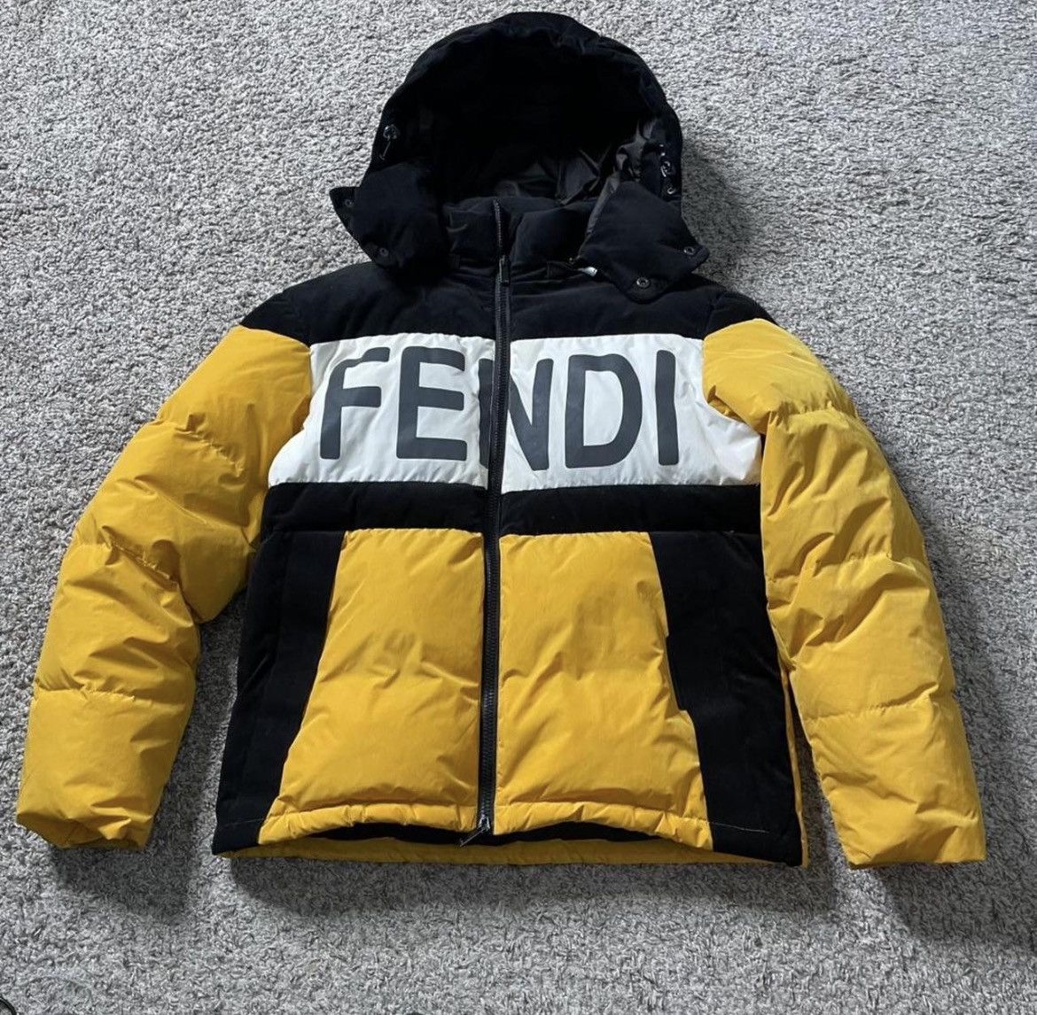 Fendi Fendi puffer jacker mens large 44 Size US S / EU 44-46 / 1 - 1 Thumbnail