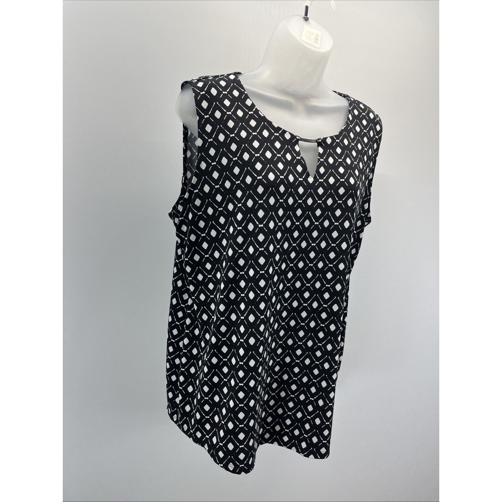 Chicos Chico's Black White Diamond Pattern Keyhole Tank Top Sz 2 Size XS / US 0-2 / IT 36-38 - 2 Thumbnail
