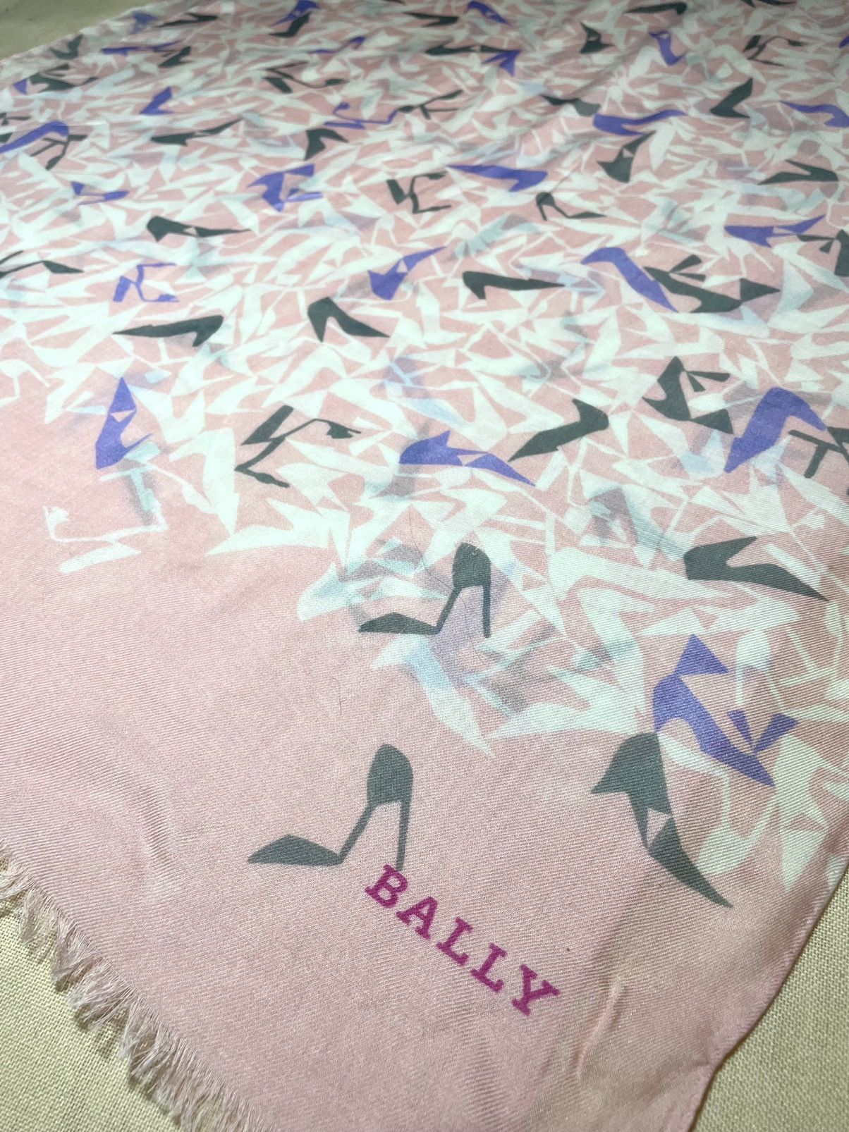 Bally Bally heels viscose pink shawl scarf Size ONE SIZE - 5 Thumbnail