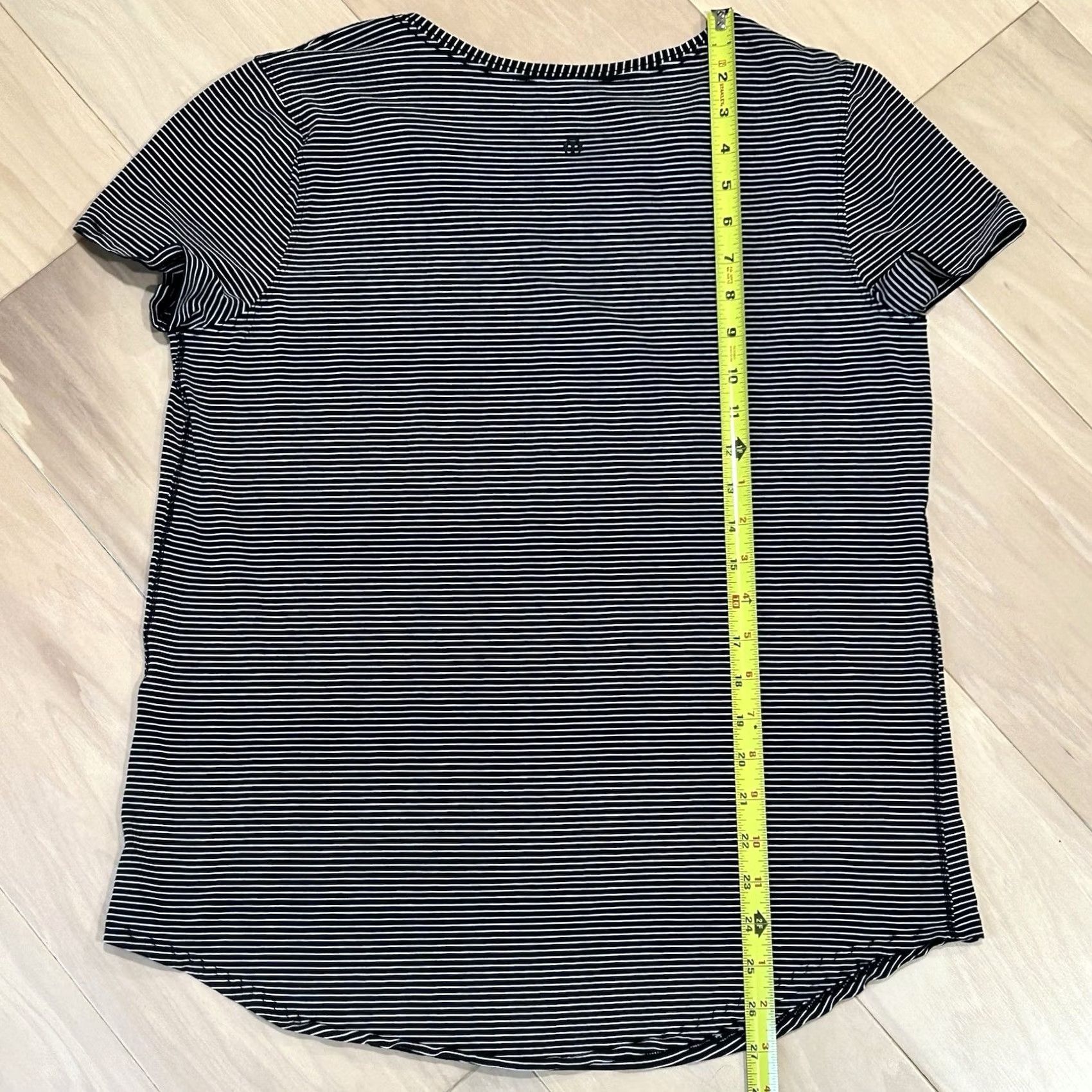 Lululemon VINTAGE Lululemon Love Shirt Short Sleeve Black Striped Womens 10 T-Shirt Size L / US 10 / IT 46 - 5 Thumbnail