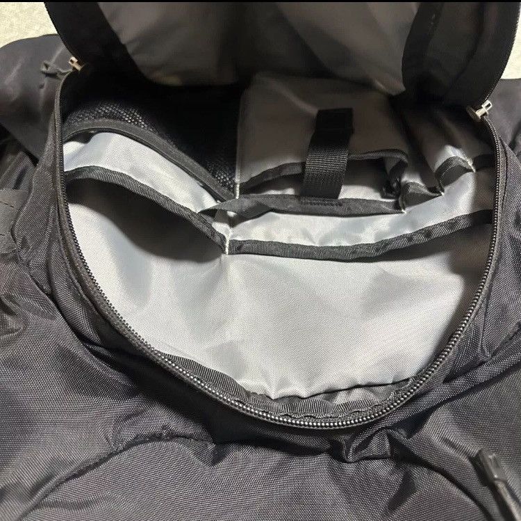 Patagonia Patagonia Chacabuco 32L rare discontinue model Size 34 - 2 Thumbnail
