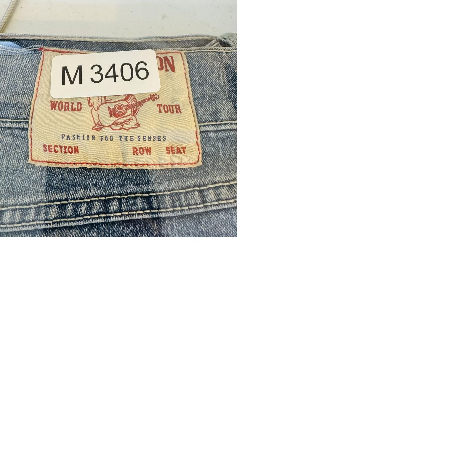 True Religion True Religion Geno Jeans Mens 36x31 Blue Light Wash Relaxed Tapered Zip Fly Size US 36 / EU 52 - 10 Thumbnail