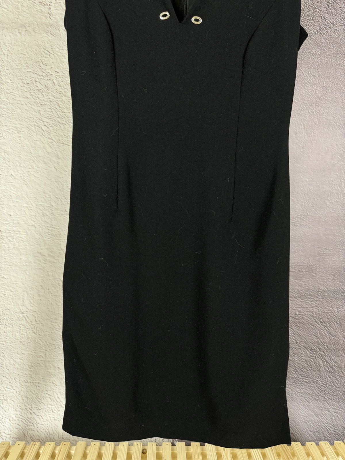 Escada Escada black wool middle v dress luxury Size M / US 6-8 / IT 42-44 - 3 Thumbnail