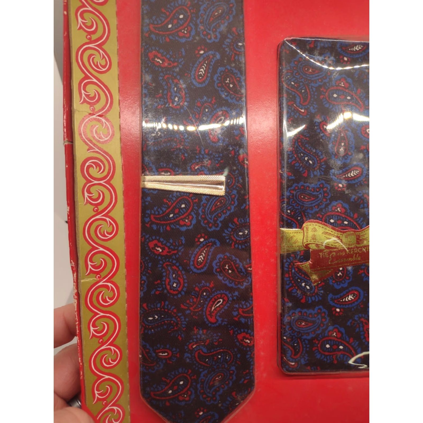Vintage VINTAGE Dom Doral Tie Gift Set Paisley - Black/Blue/Red - Men's Tie & Kerchief - 1960s-1970s New In Package - Mens Size ONE SIZE - 4 Thumbnail