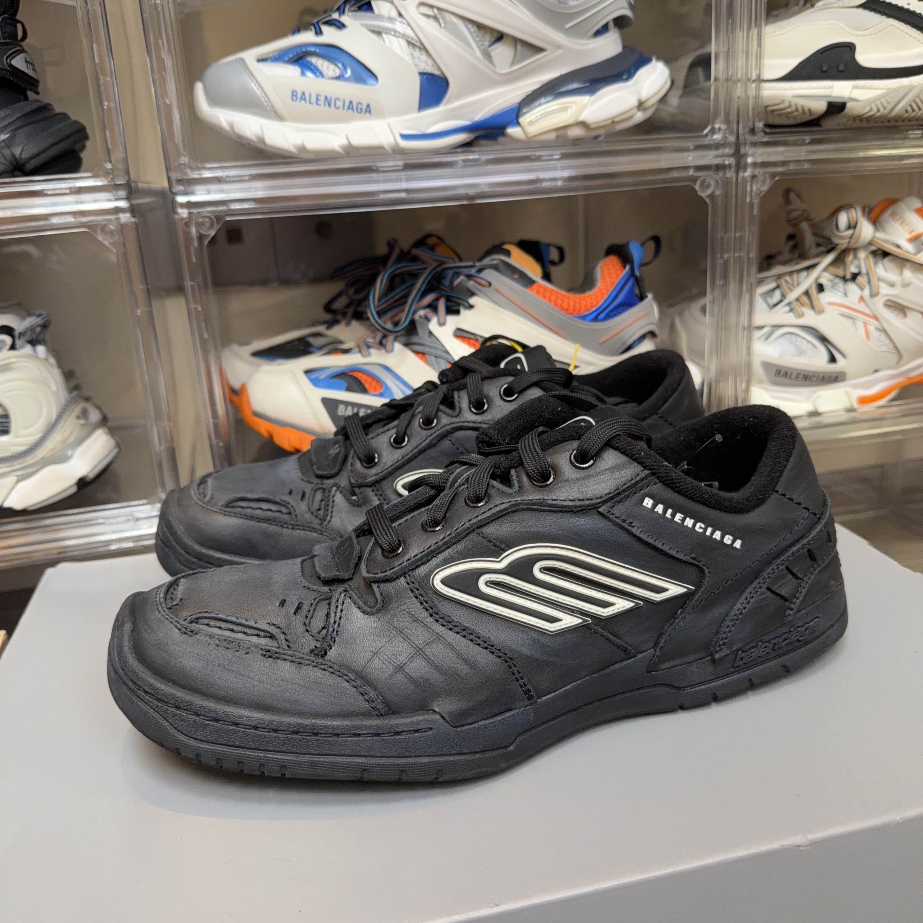 Balenciaga Balenciaga Hamptons Worn-Out Sneakers Size 11 Size US 11 / EU 44 - 1 Thumbnail