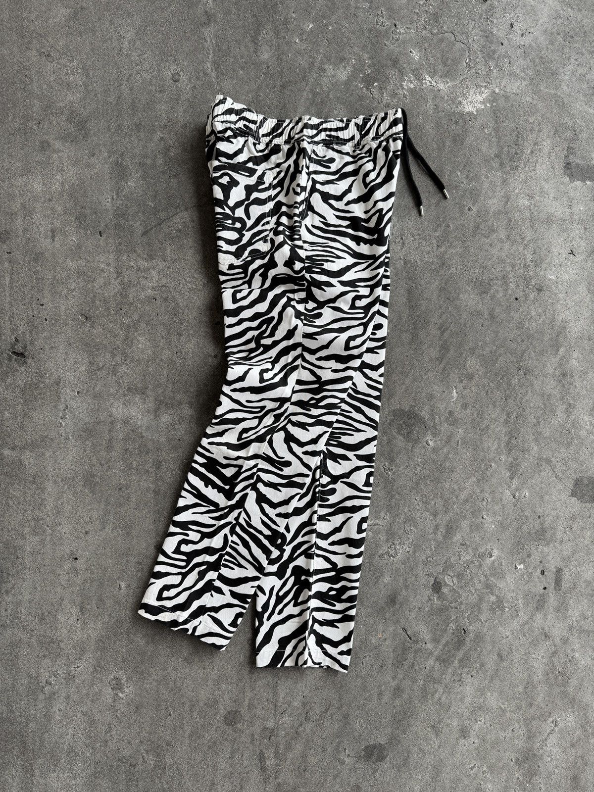 Japanese Brand 2000s Jungle Storm Zebra Cotton Easy Pants Size US 32 / EU 48 - 1 Thumbnail