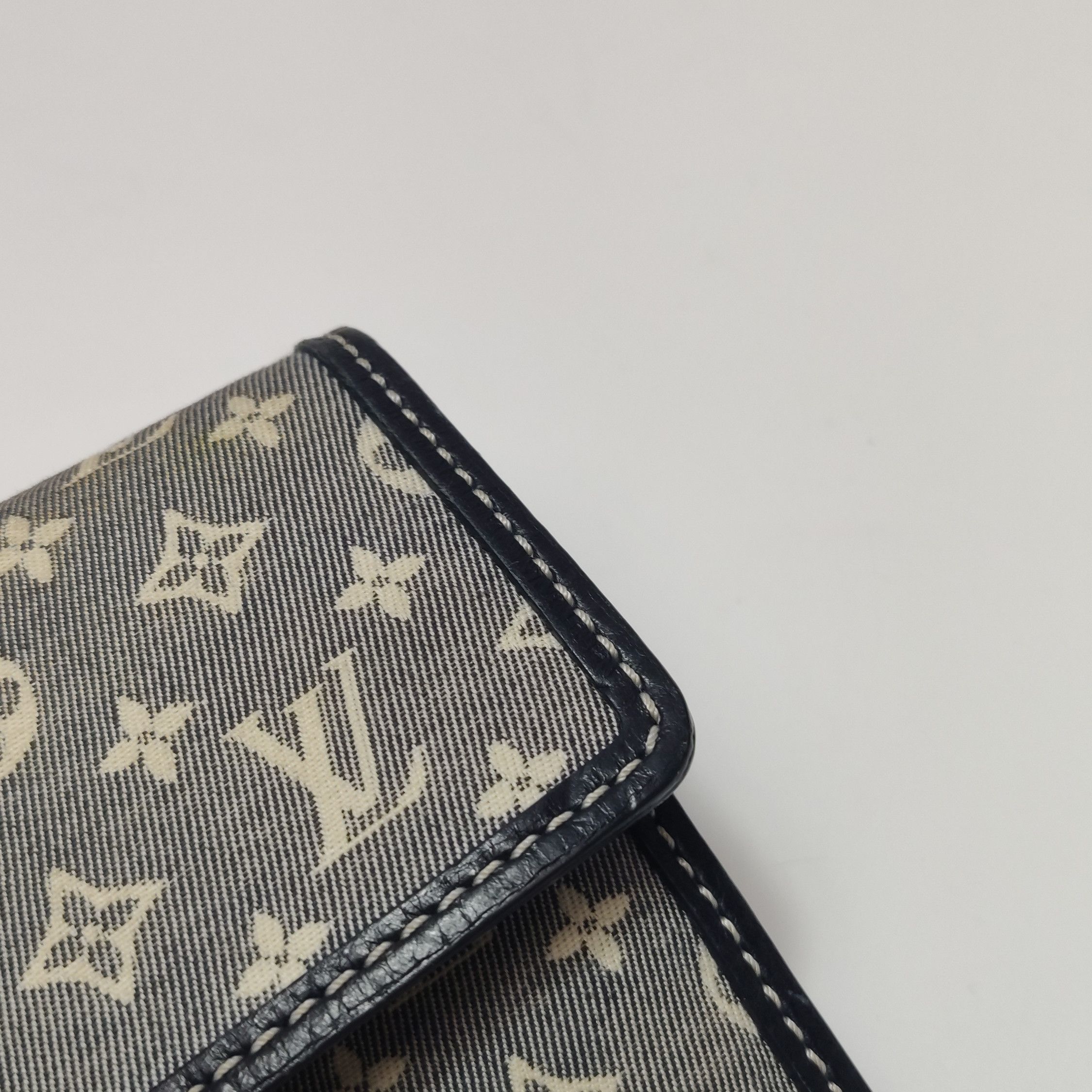 Louis Vuitton Louis Vuitton (LV) Cowhide canvas monogram metal buckle wal Size ONE SIZE - 2 Thumbnail