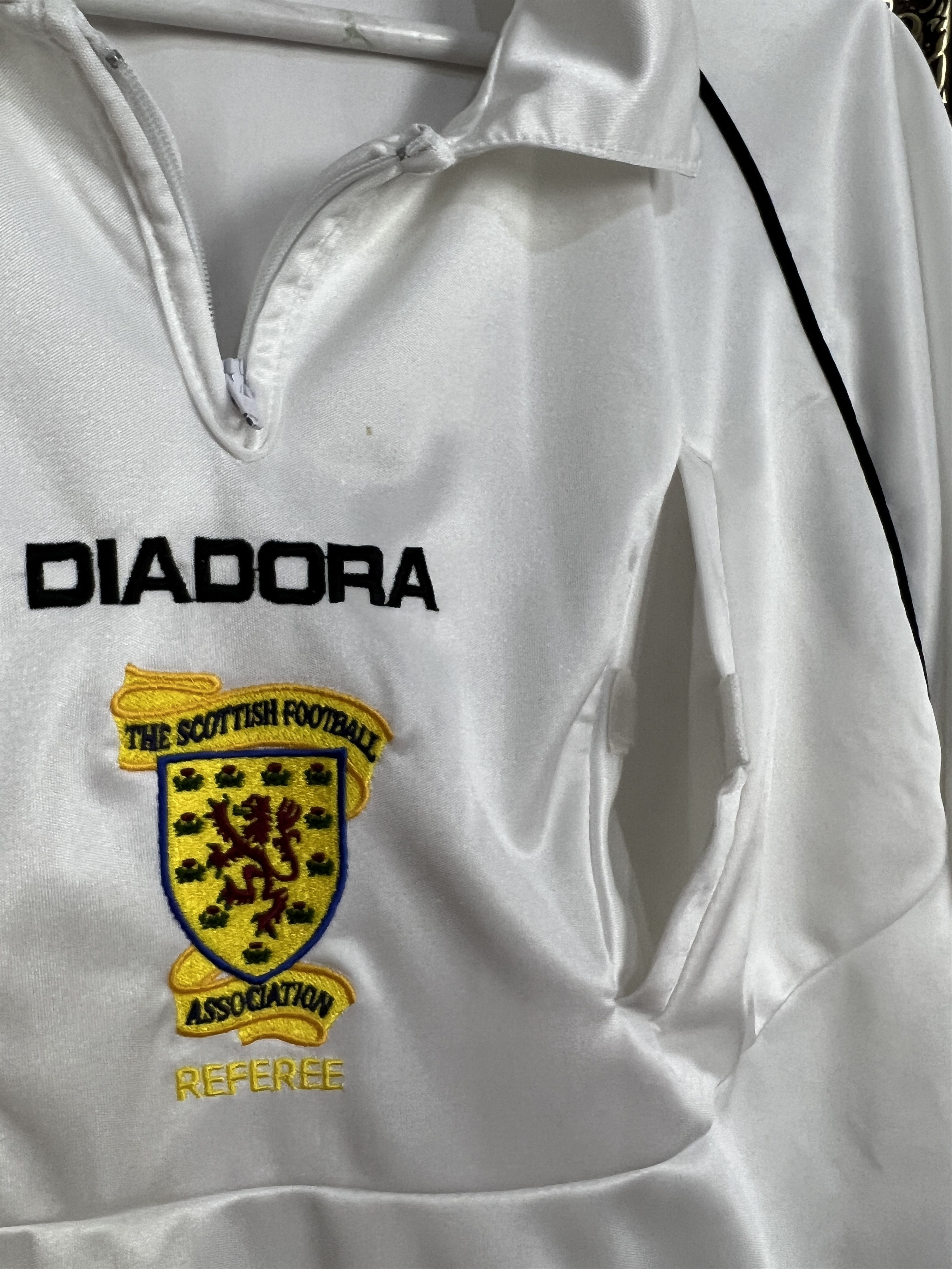 Diadora Vintage Diadora Football Referee White Shirt Soccer Jersey Size US L / EU 52-54 / 3 - 5 Thumbnail