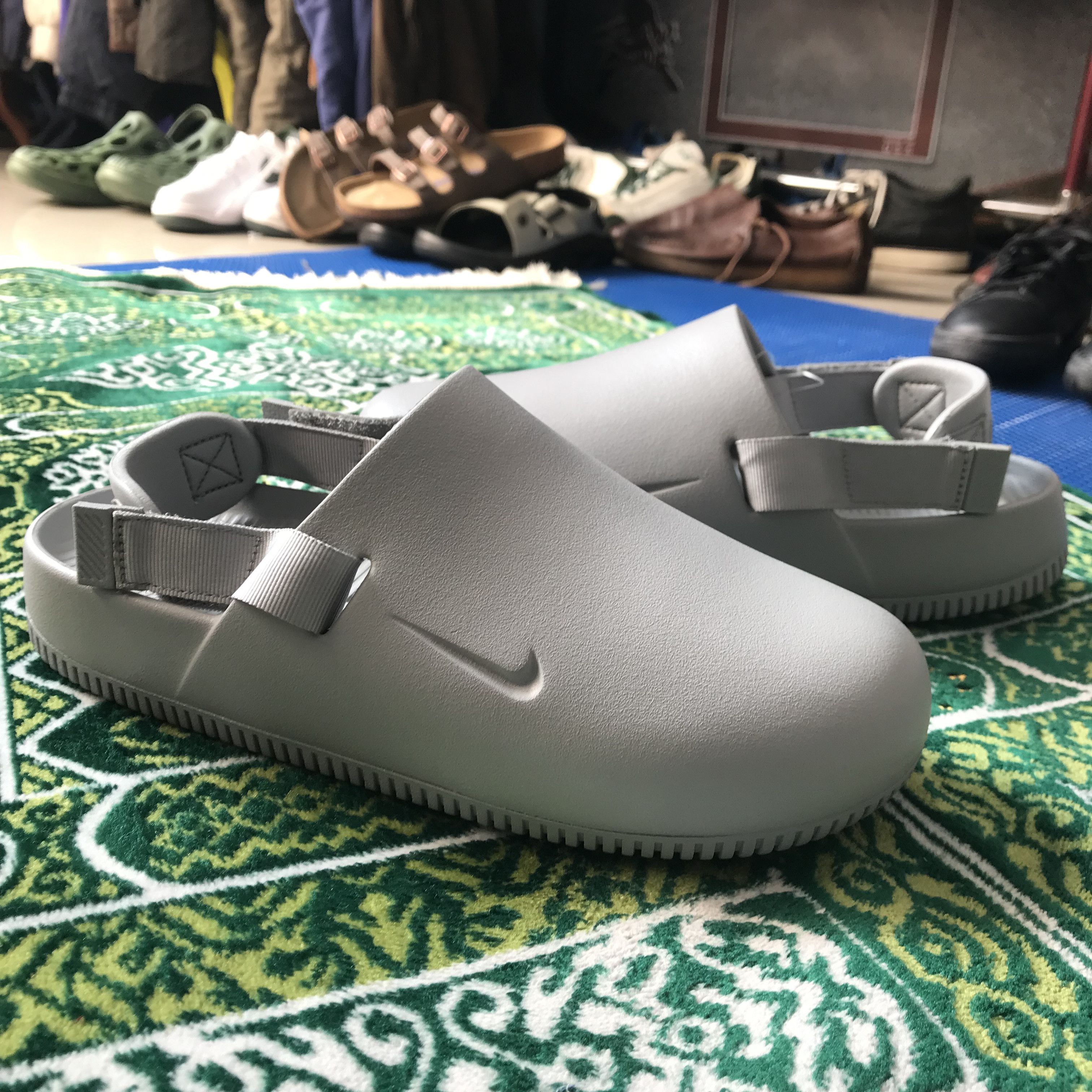 Nike Nike Calm Mule Light Smoke Grey Clog Clogs Slide loafer Size US 8 / EU 41 - 4 Thumbnail