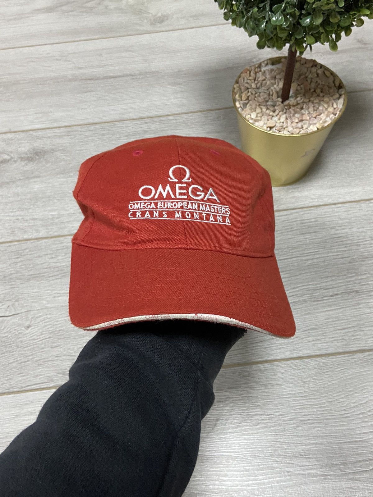 Peak Performance Omega red cap Crans Montana hat Size ONE SIZE - 2 Thumbnail