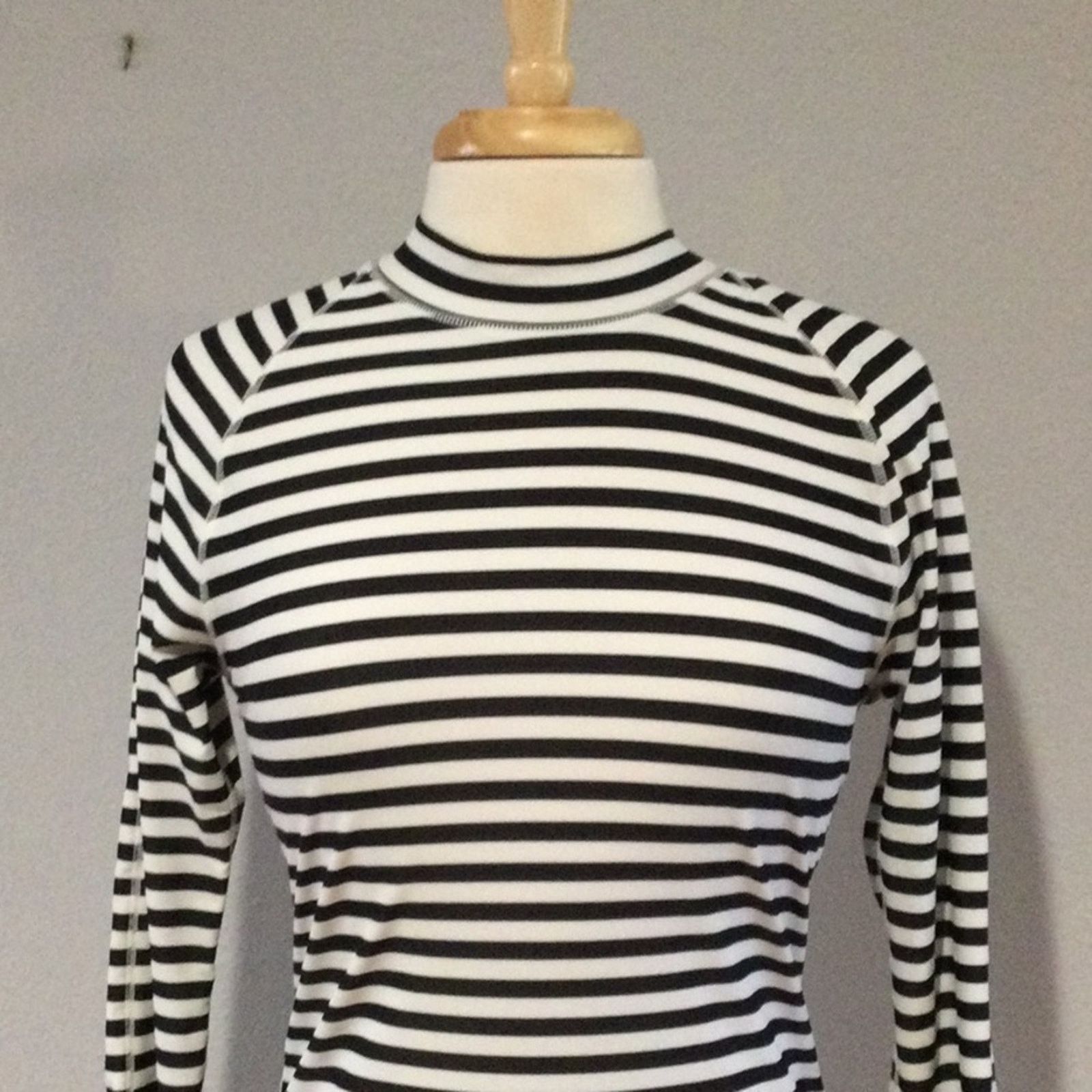 Old Navy Old Navy Black/White Stripe Long Sleeve Bodycon Top M Size M / US 6-8 / IT 42-44 - 2 Thumbnail
