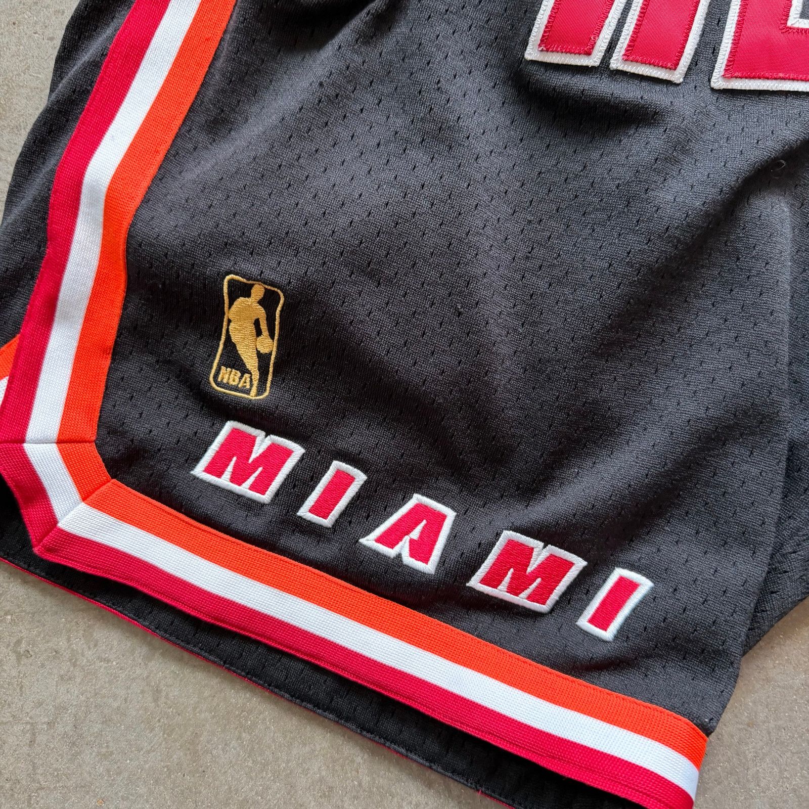 Mitchell & Ness Just Don Mitchell & Ness Heat Basketball Shorts Size US 32 / EU 48 - 4 Thumbnail
