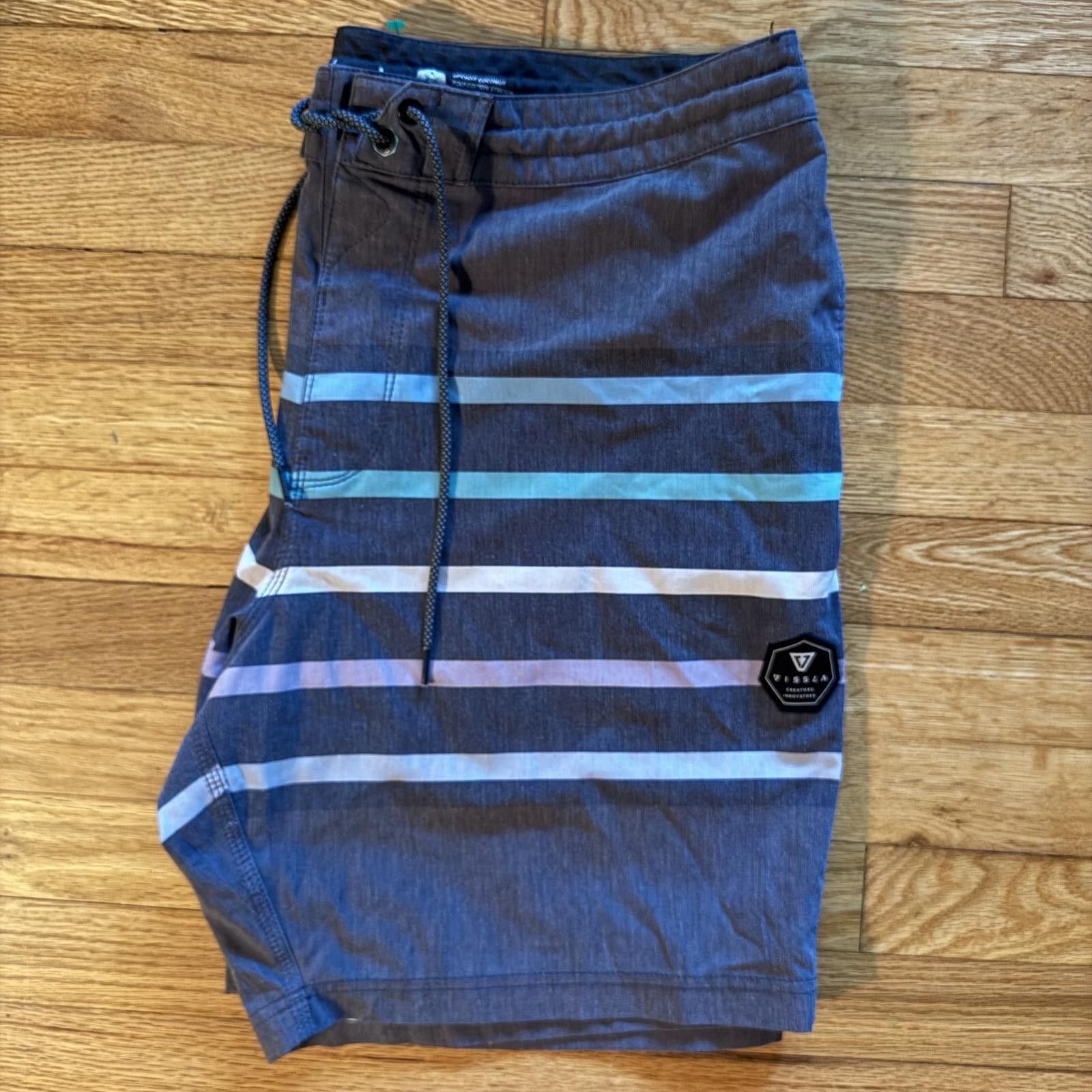 Vissla Vissla Men's 38 Striped Swim Trunks Size US 36 / EU 52 - 1 Thumbnail