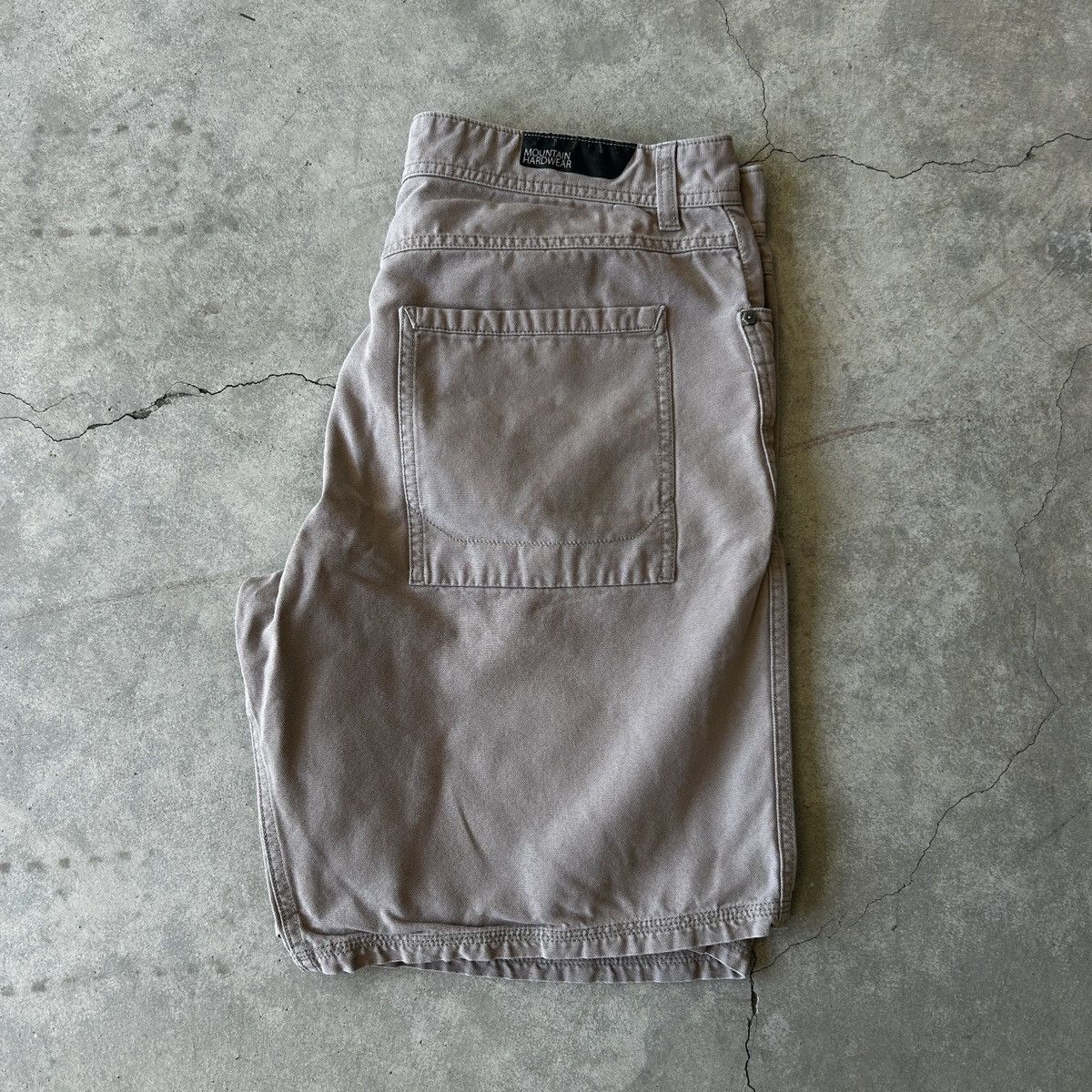 Mountain Hardwear Mountain Hardwear Shorts Cargo Hiking Tan 33 Size US 33 - 4 Thumbnail