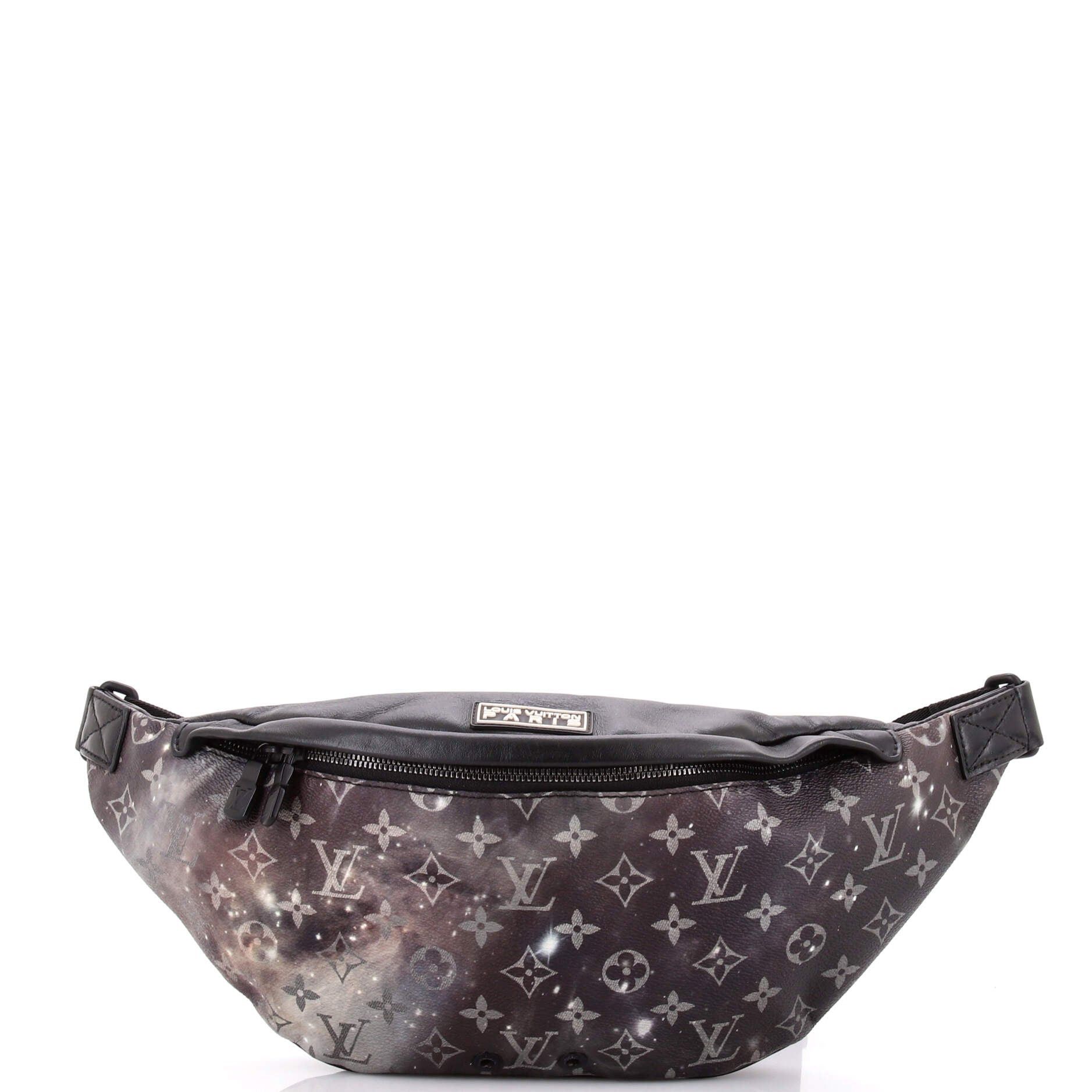 Louis Vuitton Discovery Bumbag Size ONE SIZE - 1 Thumbnail