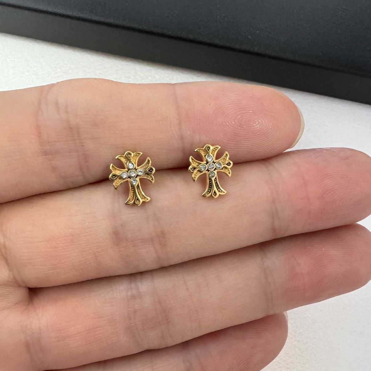 Other Screw-Back Cross Stud Earrings for Men Women,Unisex Style Size ONE SIZE - 5 Thumbnail