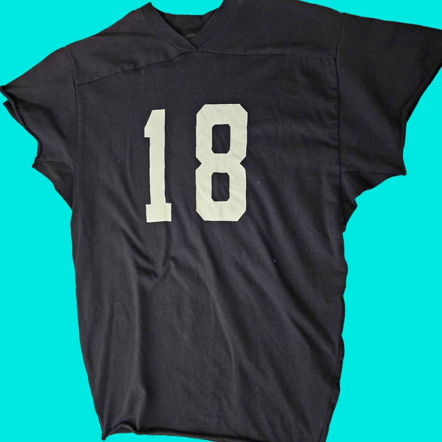 Vintage Kendall & Kylie Top Jersey #18 Graphic Black Short Sleeve Medium Size S / US 4 / IT 40 - 1 Thumbnail