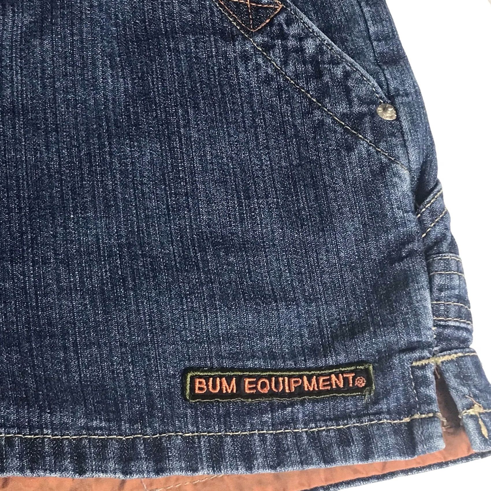 Vintage VINTAGE B.U.M. Equipment Jeans Shorts Women Dark Blue 90s Y2K Denim 5 2.5" Inseam Velcro Closure 4-Pocket Rotten? Size 27" / US 4 / IT 40 - 6 Thumbnail