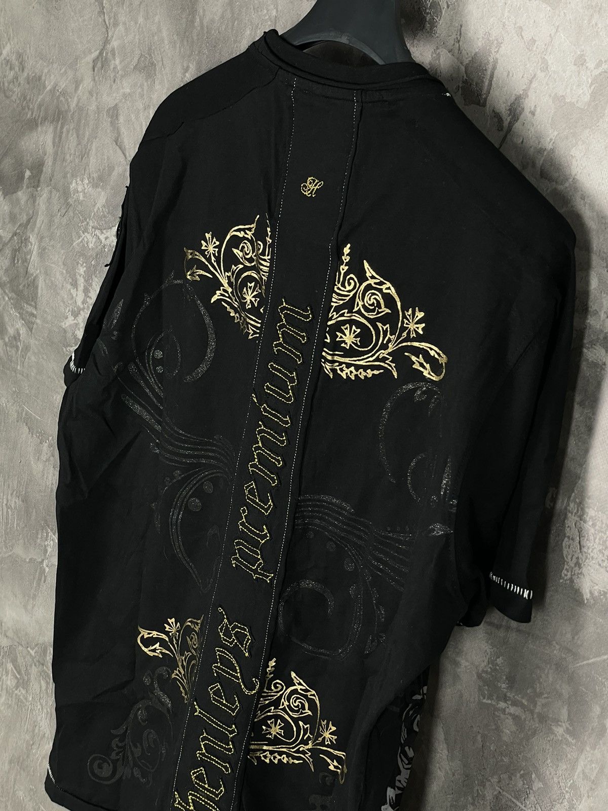 Vintage Vintage Y2K 2000s affliction style gothic Henley tee XL Size US XL / EU 56 / 4 - 9 Thumbnail