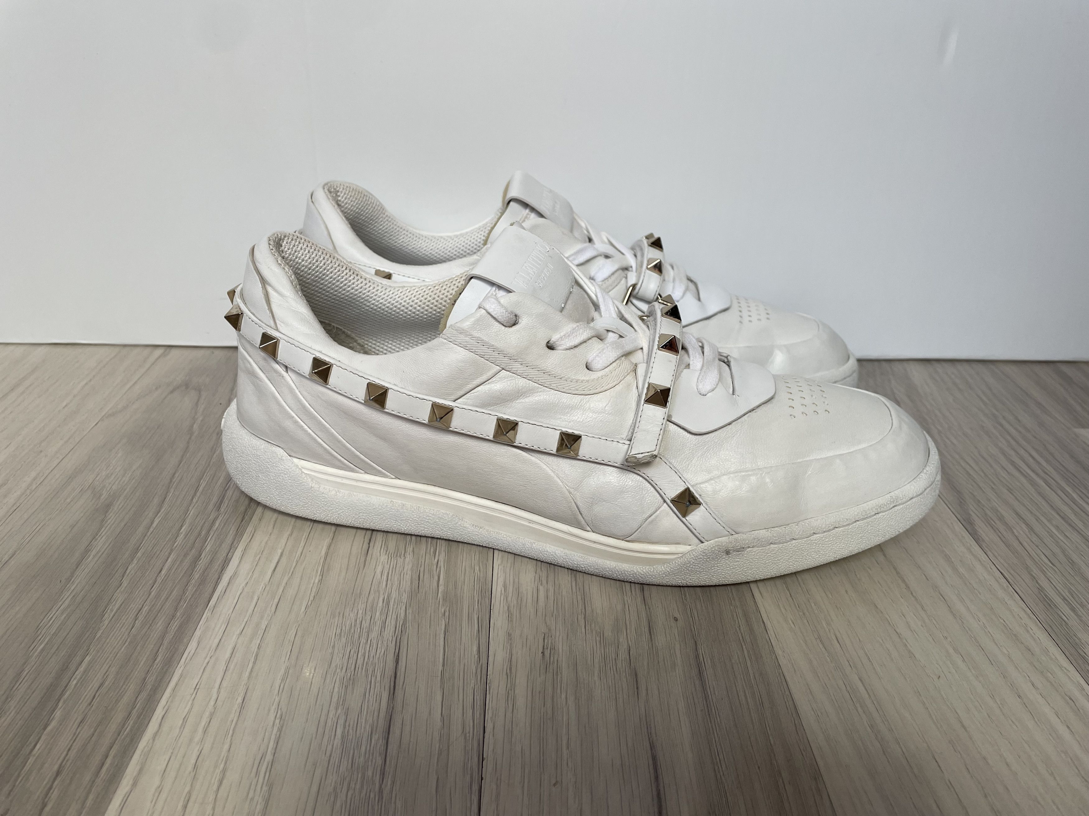 Valentino Valentino Garavani leather studs sneakers Size US 11 / IT 41 - 2 Thumbnail