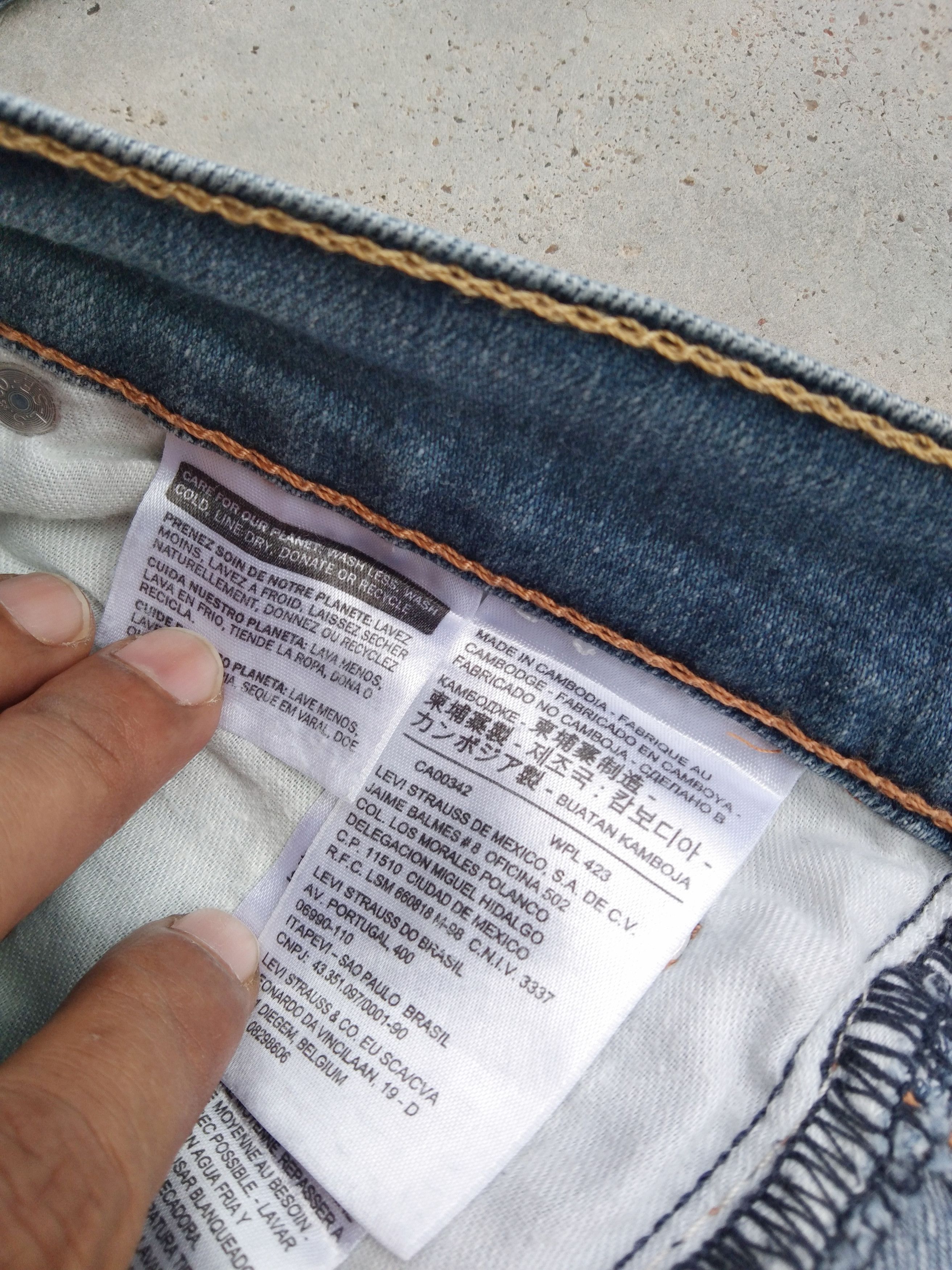 Levi's Vintage Levi's Jeans 513 Faded Blue Distressed Denim Size US 30 / EU 46 - 7 Thumbnail
