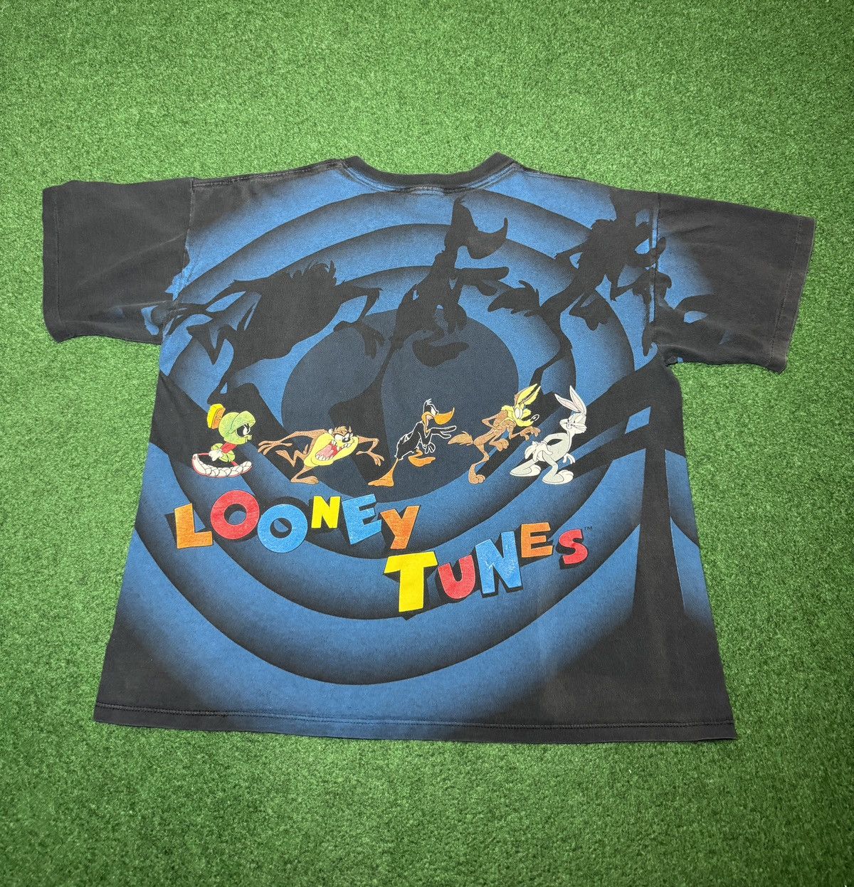 Warner Bros Vintage 90s Looney Tunes GRAIL Shadow AOP Boxy Lrg T Shirt Size US L / EU 52-54 / 3 - 3 Thumbnail