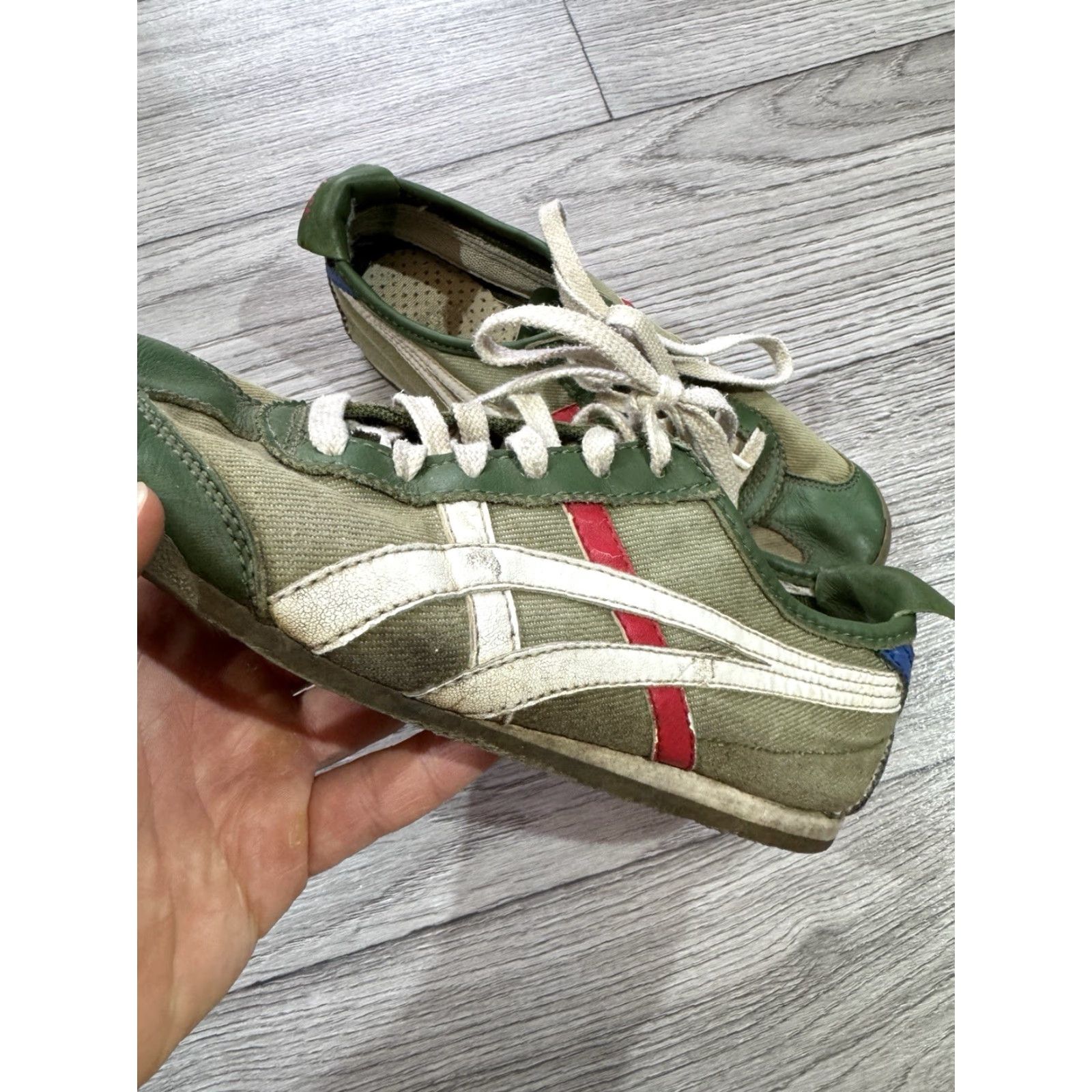 Onitsuka Tiger Onitsuka Tiger Serrano HQ305 Sneaker Army Green/White/Red Unisex Adults US 6 EU 39 Leather/Cotton Shoes Size US 6 / EU 39 - 4 Thumbnail
