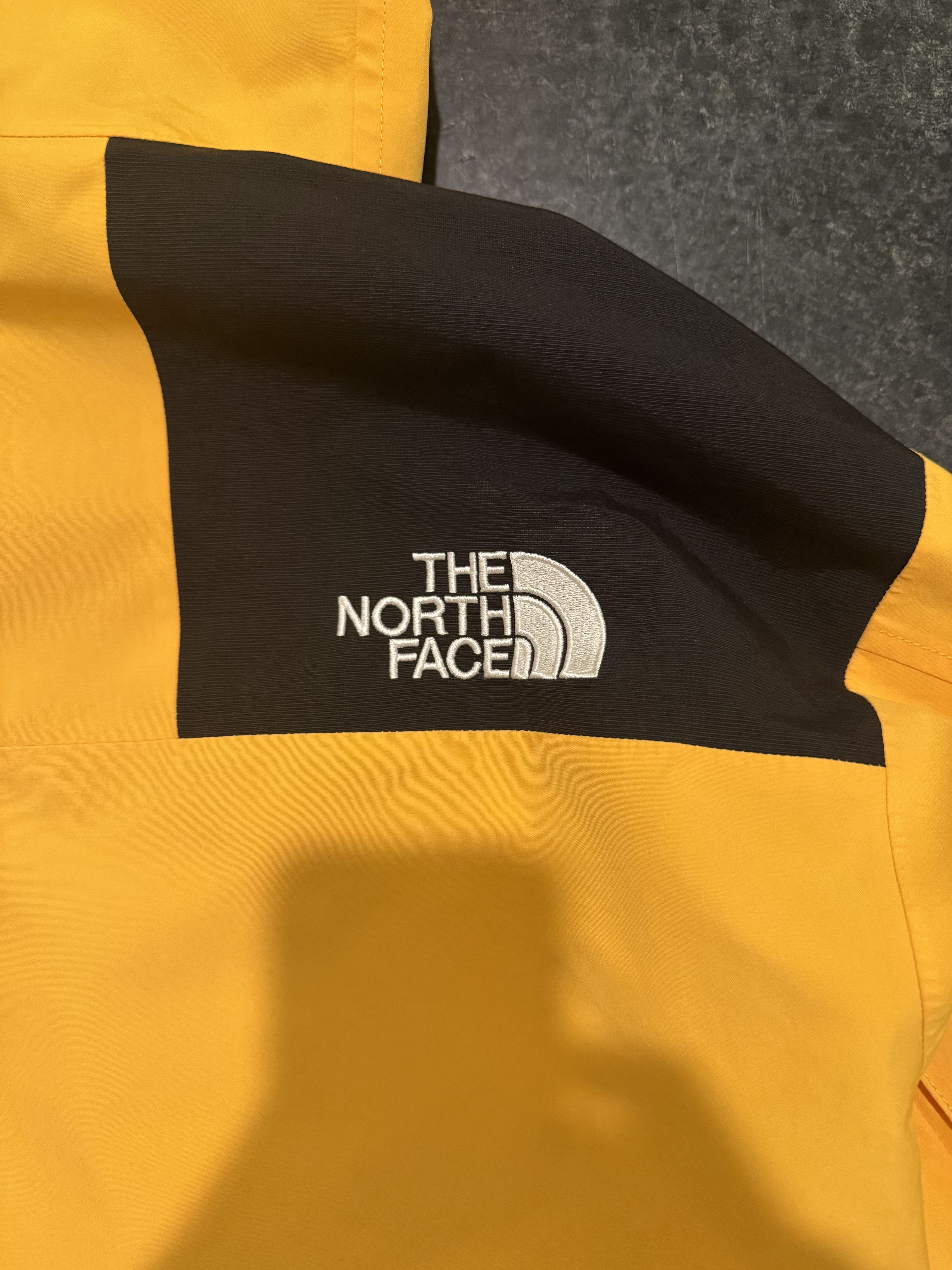 The North Face Mountain Jacket 1990 Gore-Tex - TNF Yellow Size US XS / EU 42 / 0 - 8 Thumbnail