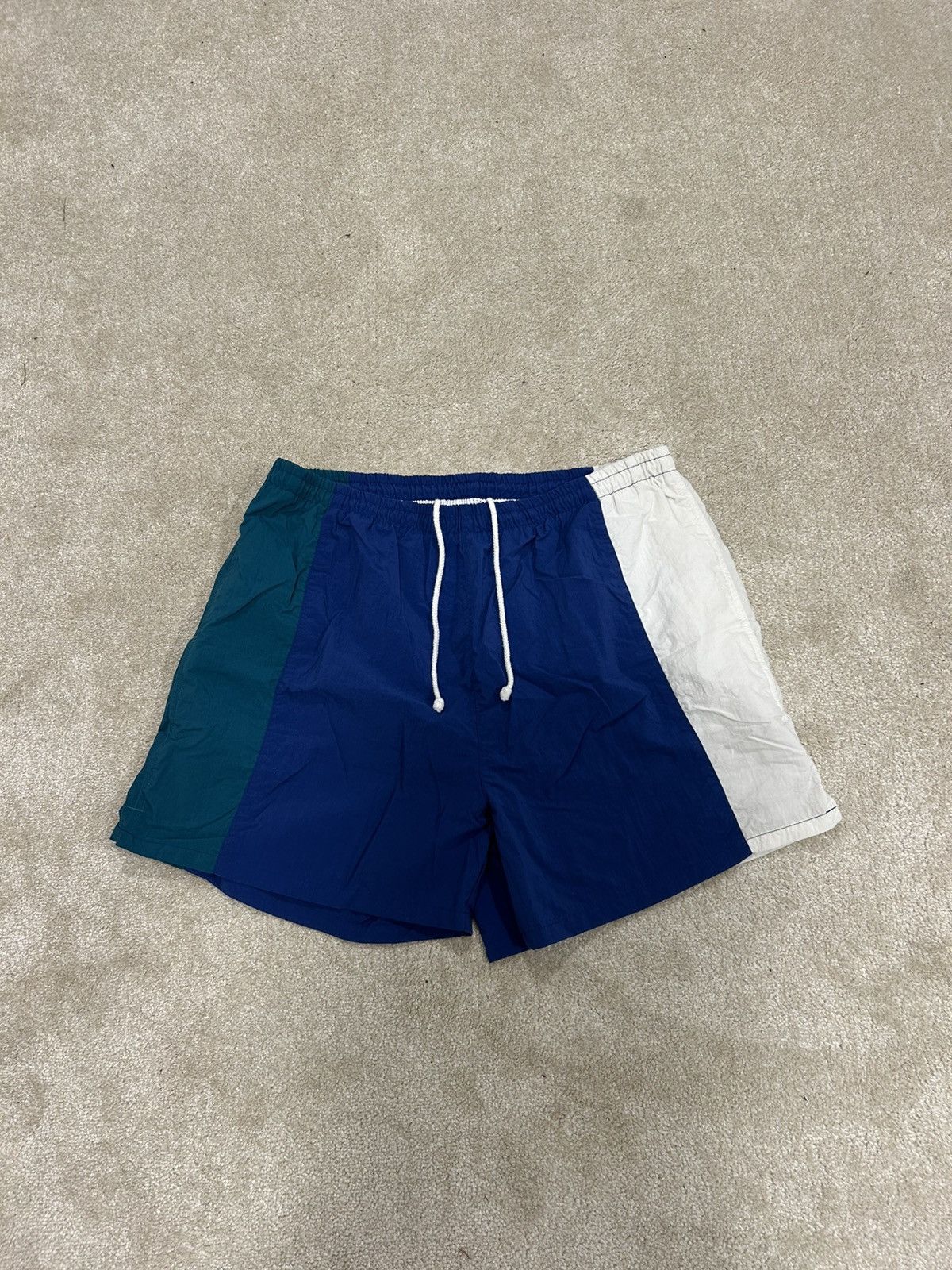 Vintage Vintage Swim Shorts Size US 33 - 1 Thumbnail