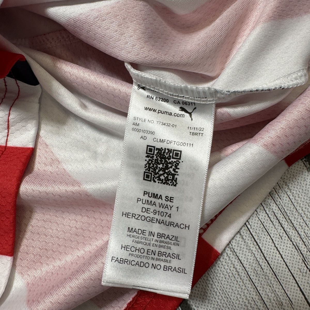 Puma Paraguay jersey Size US L / EU 52-54 / 3 - 5 Thumbnail