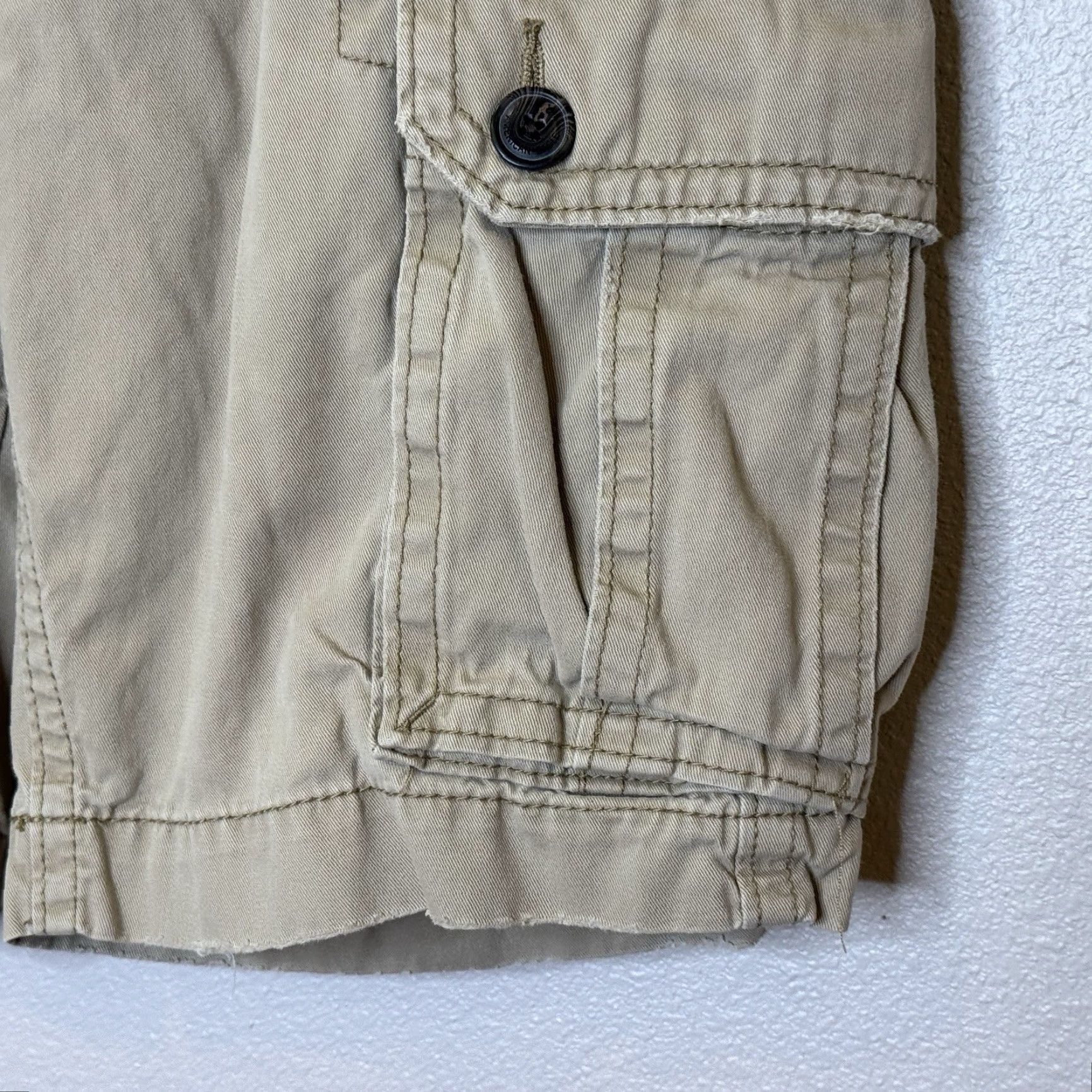 American Eagle Outfitters American Eagle Cargo Shorts Mens 28 Light Khaki Tan 100% Cotton 10 Inseam Size US 28 / EU 44 - 3 Thumbnail